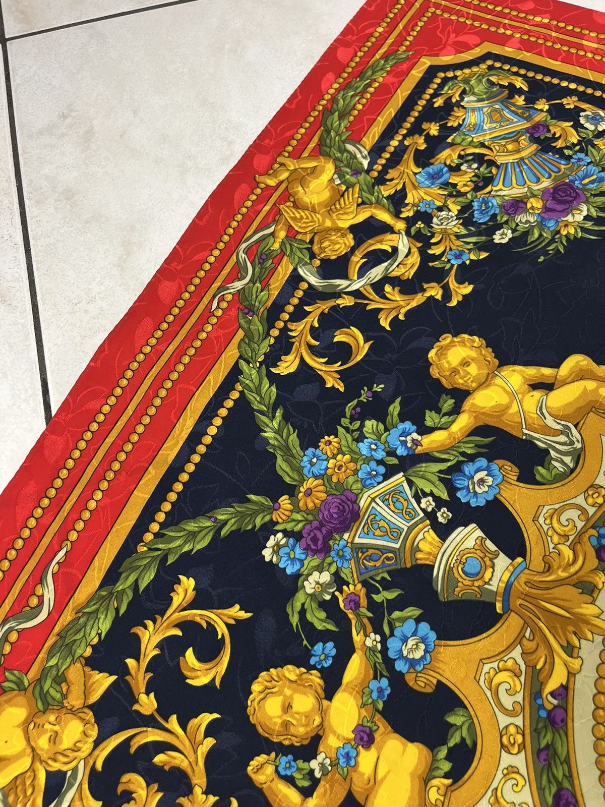 Designer × Roberta di Camerino × Vintage Vintage Roberta Di Camerino silk scarf handkerchief painted Size ONE SIZE - 13 Thumbnail