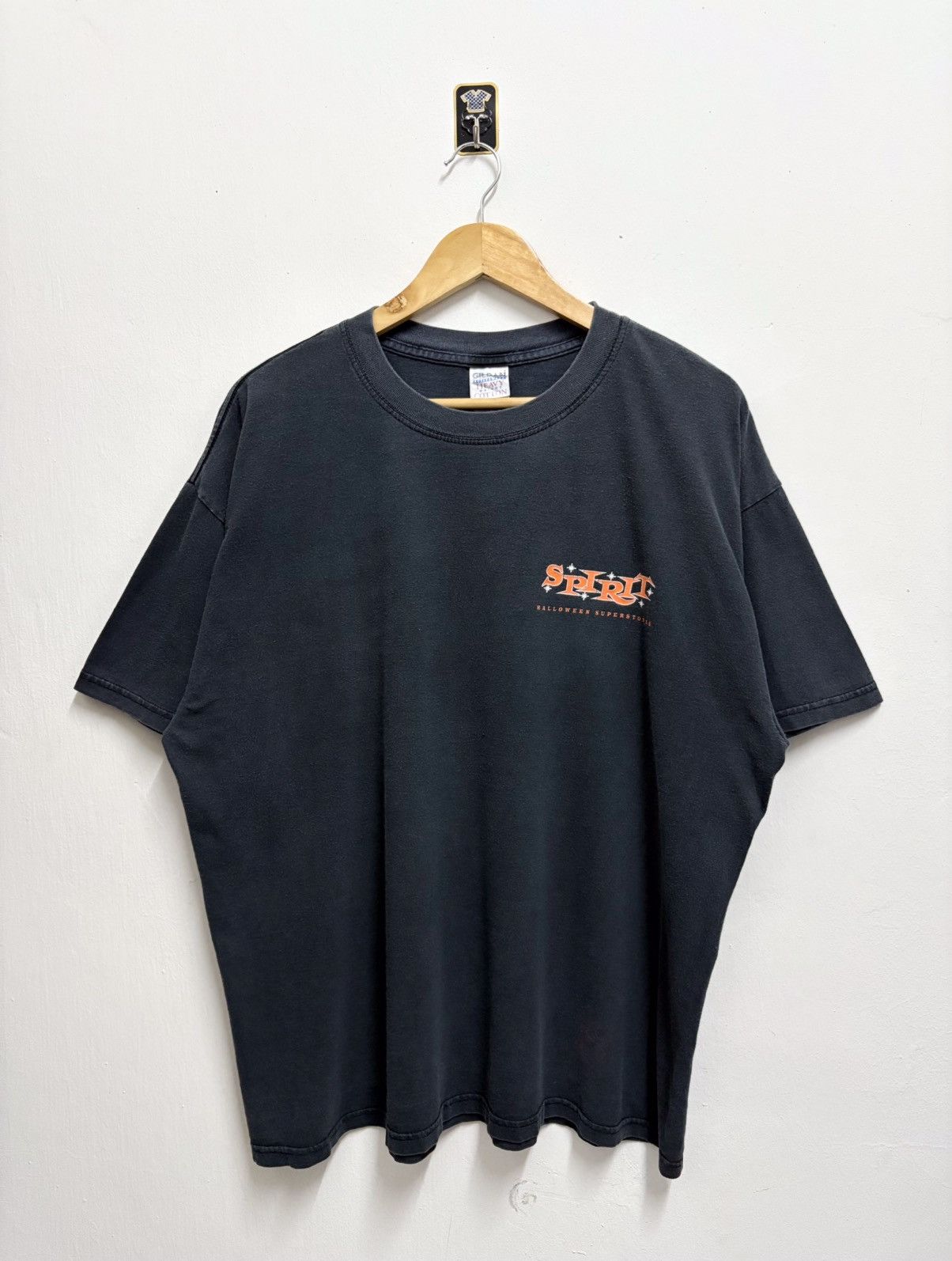 Vintage Vintage 90's Spirit Halloween Superstore T-Shirt Size US XL / EU 56 / 4 - 2 Thumbnail