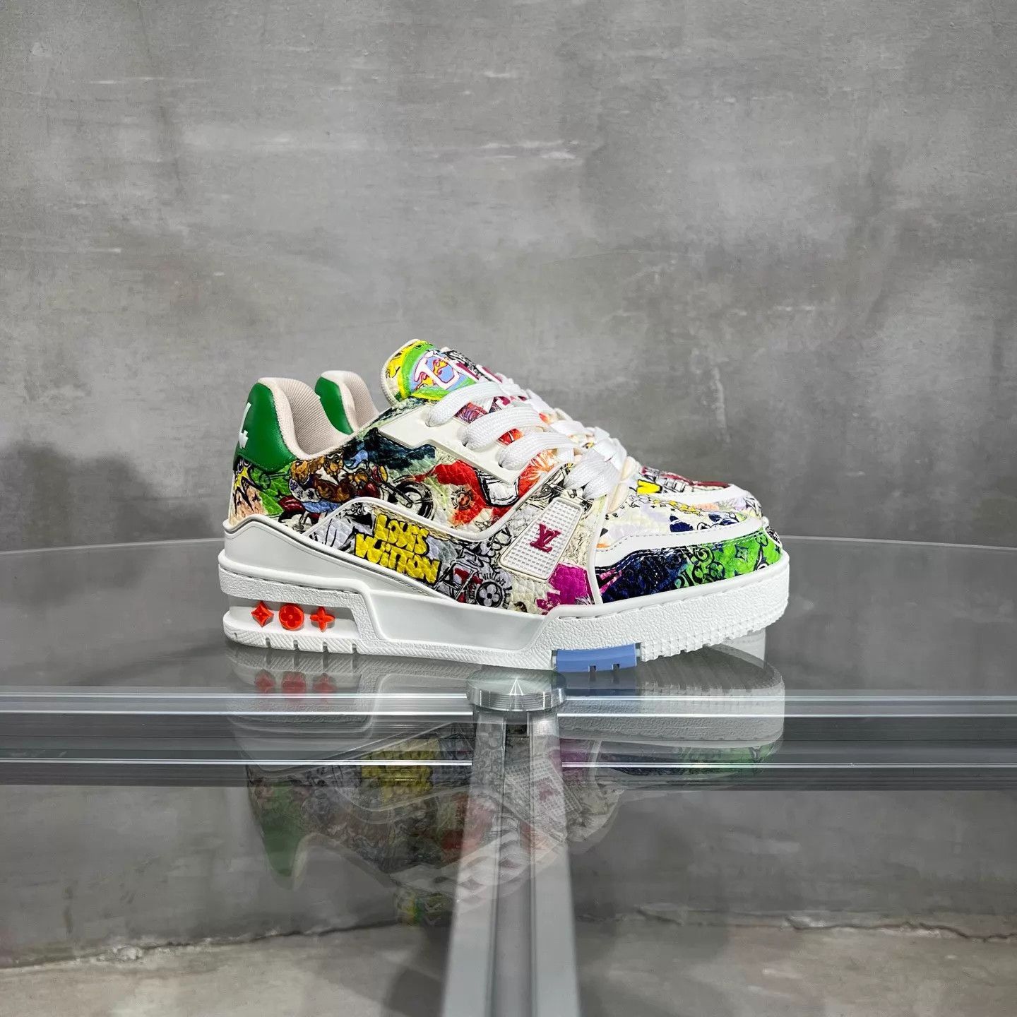Louis Vuitton LV Trainer Graffiti New with Box UK1.5 Size US 4 / IT 34 - 2 Thumbnail