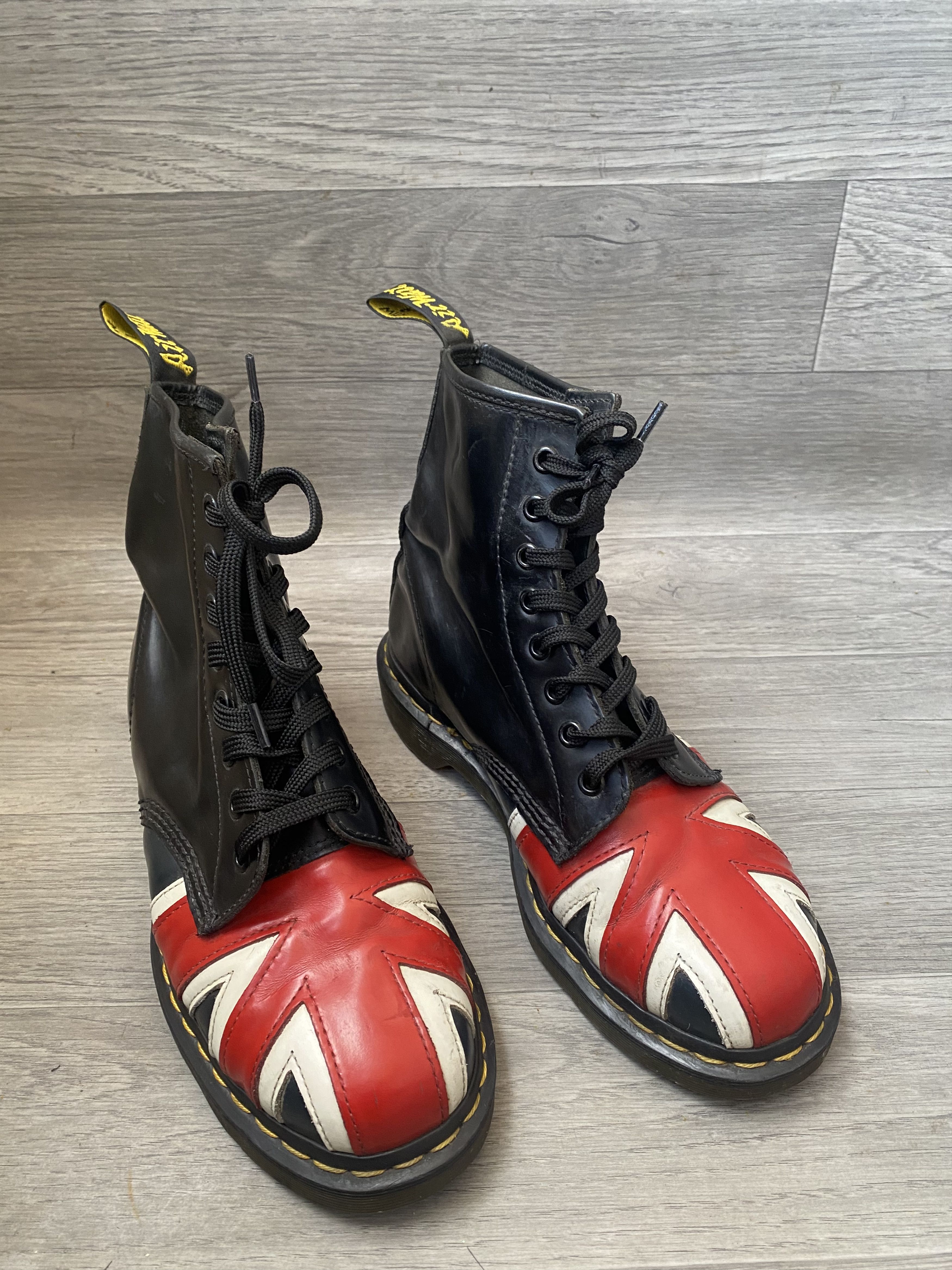 Dr. Martens Dr martens union jack british flag boots sz 40 Size US 7 / EU 40 - 4 Thumbnail