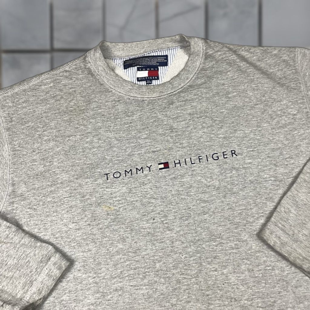 Tommy Hilfiger VINTAGE Tommy Hilfiger Sweatshirt Adult XL Gray 90s Classic Distressed Flag Logo Pullover Crew Neck Unisex Mens Womens Size US XL / EU 56 / 4 - 1 Thumbnail