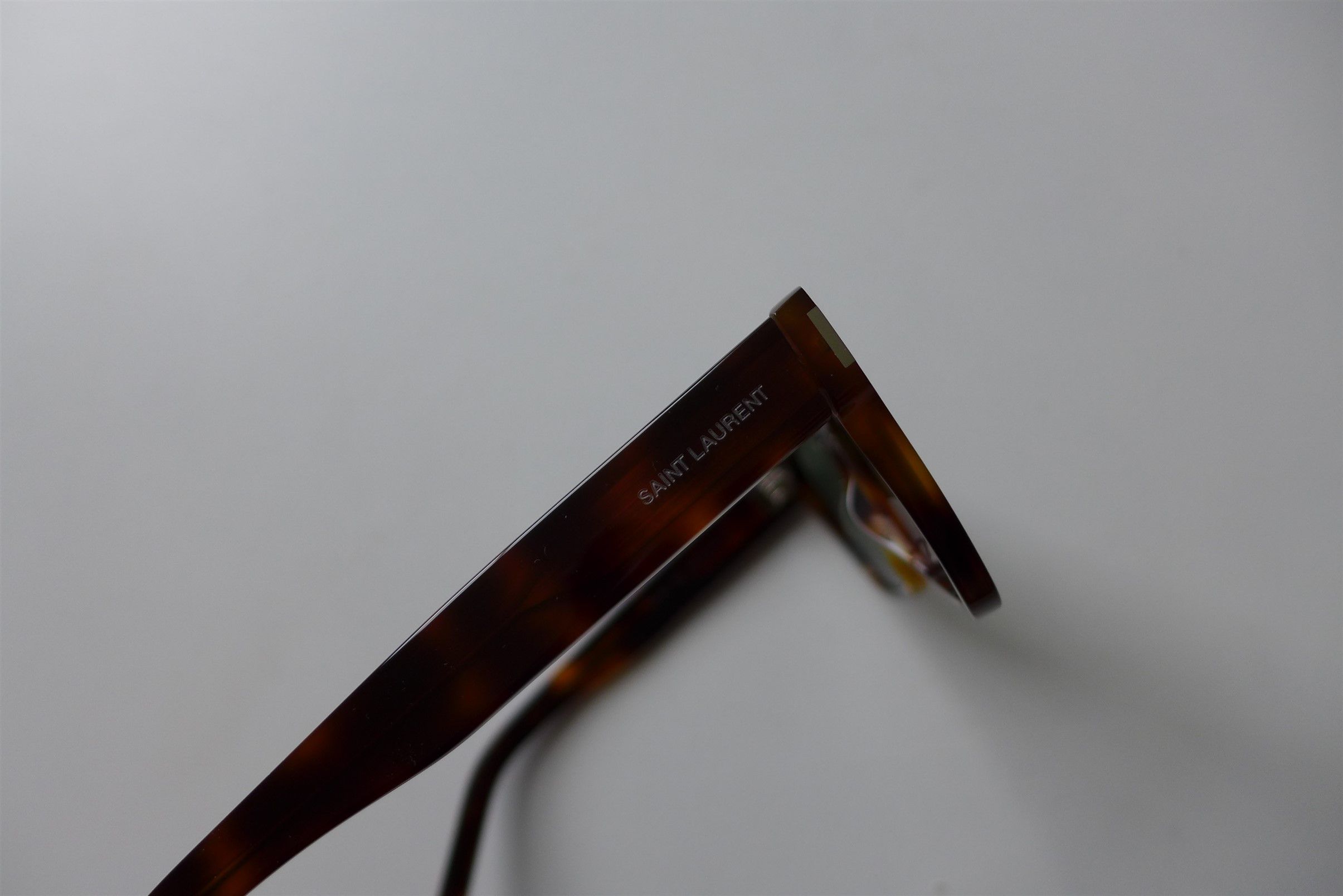 Saint Laurent Paris Saint Laurent SL560 Sunglasses - Tortoise Acetate Size ONE SIZE - 8 Thumbnail