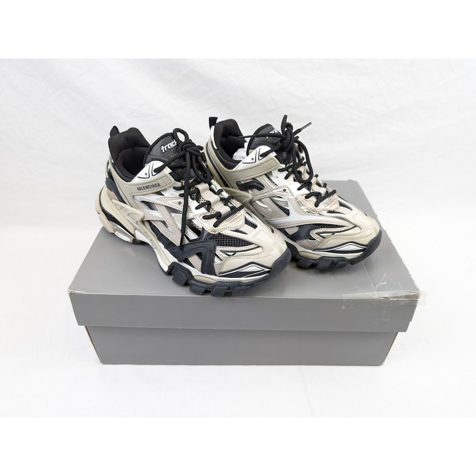 Balenciaga o1rshd1 Rubber Track.2 Open Low-Top Sneakers in Beige/Black Size US 11 / EU 44 - 22 Thumbnail