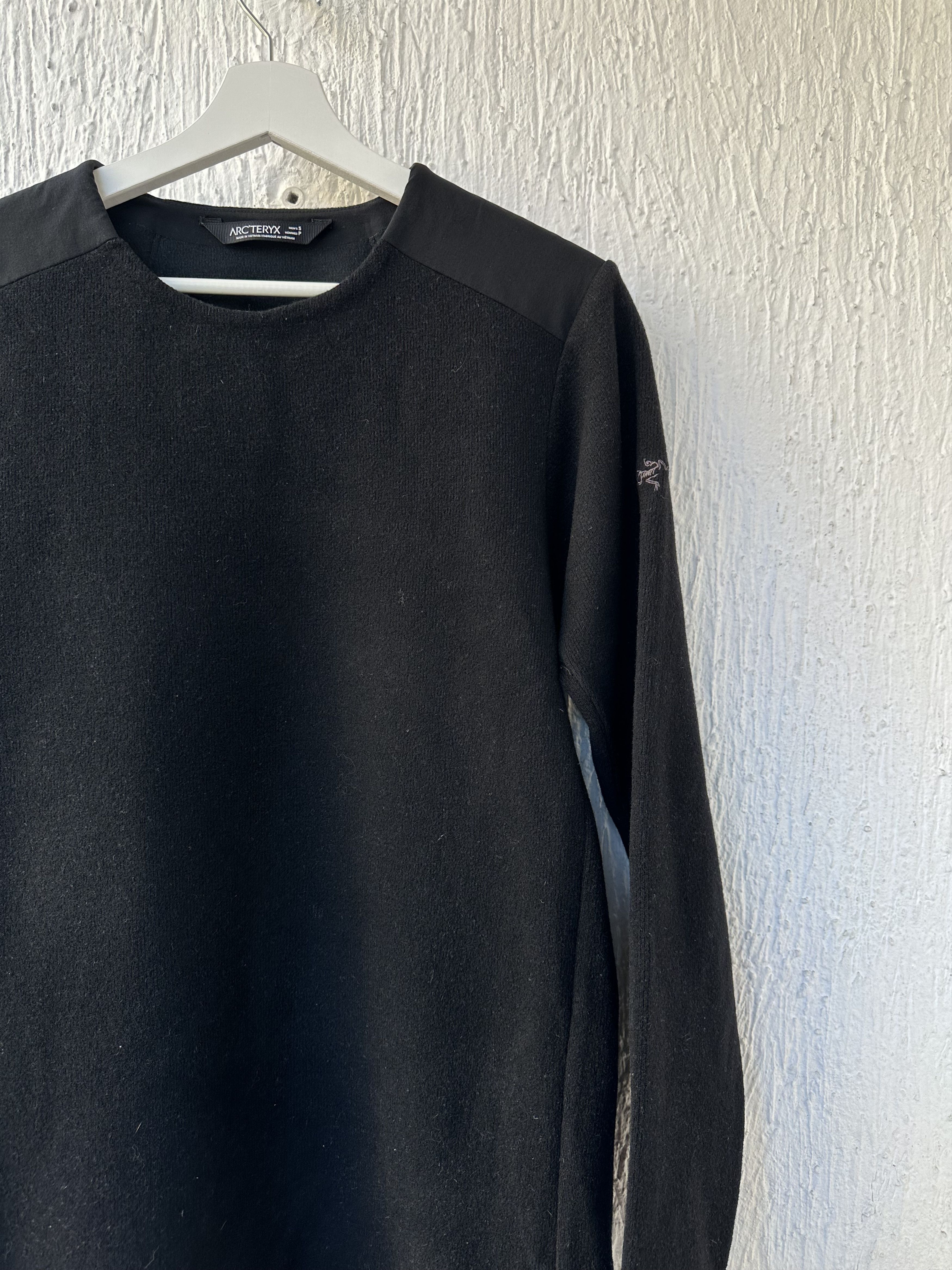 WOOL BLEND DONAVAN CREW NECK SWEATER