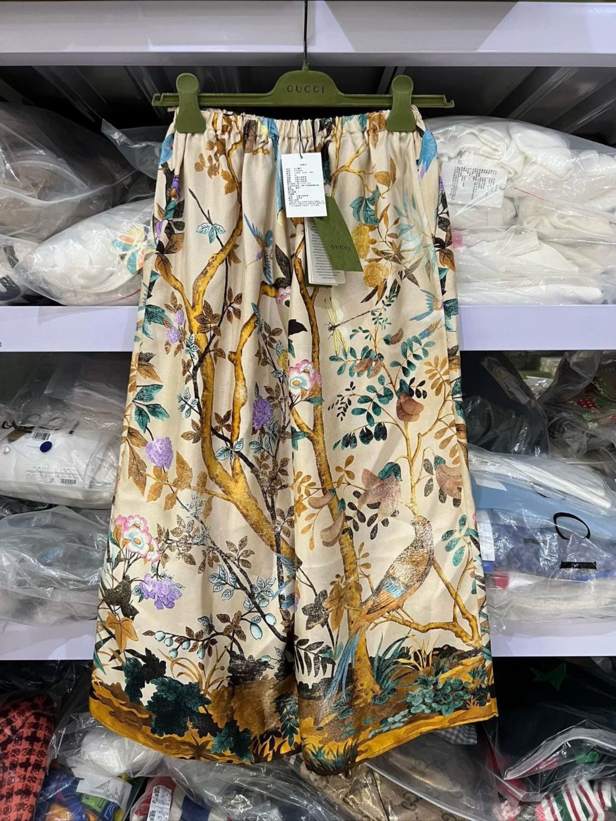Gucci Gucci Tian-print silk palazzo trousers Size 25" / US 0 / IT 36 - 1 Thumbnail