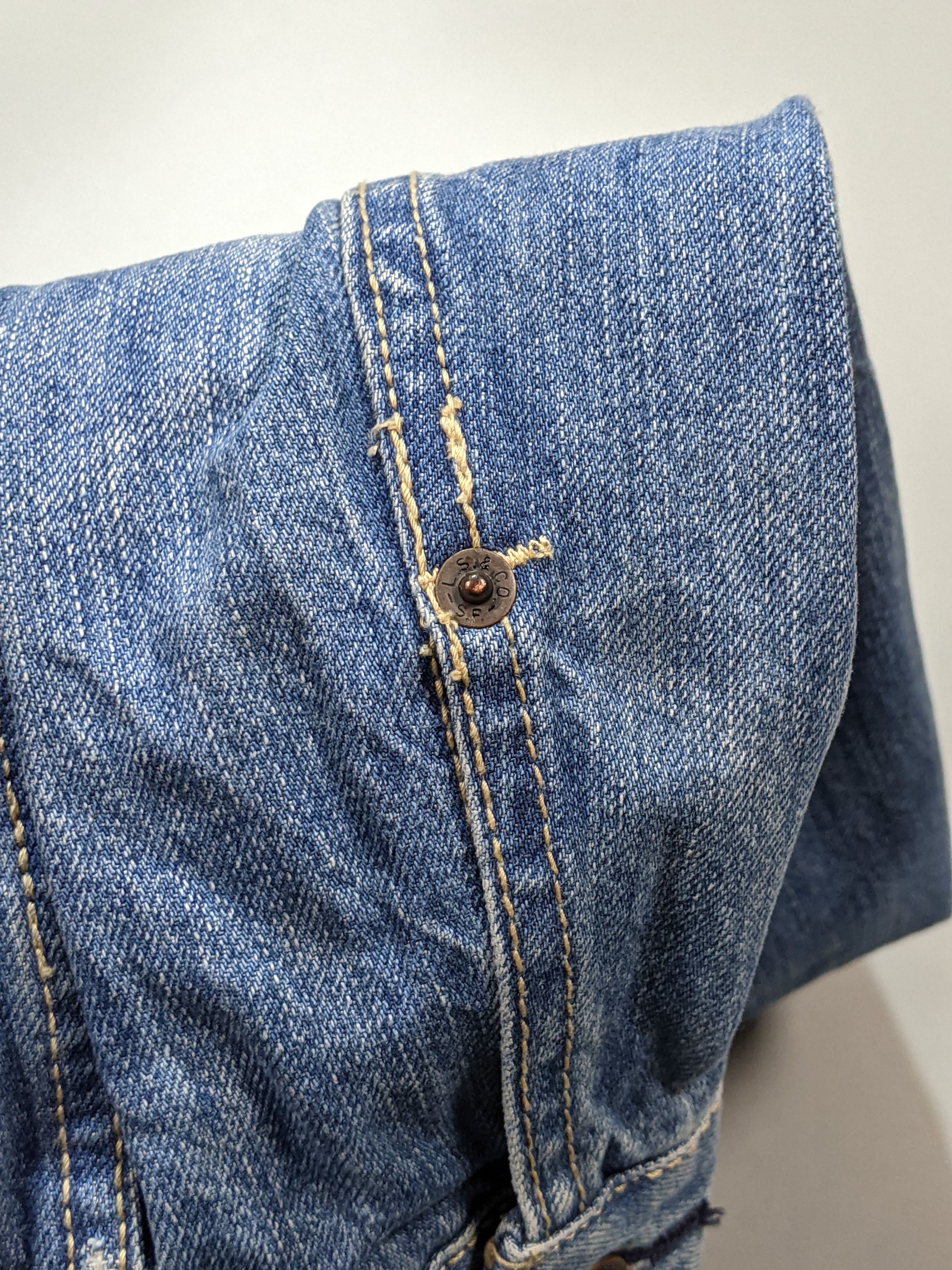 Levi's × Levi's Vintage Clothing LEVIS Vintage Women's Light Blue Worn Denim Loose Jacket Size S / US 4 / IT 40 - 8 Thumbnail