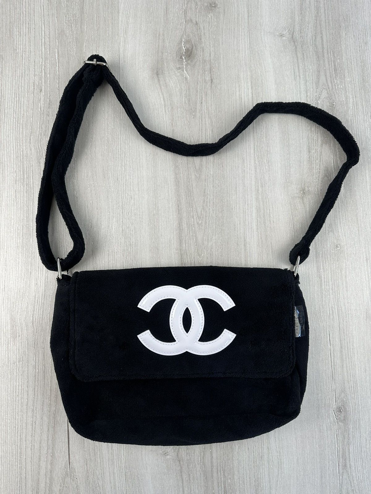 Chanel vip sling bag hotsell