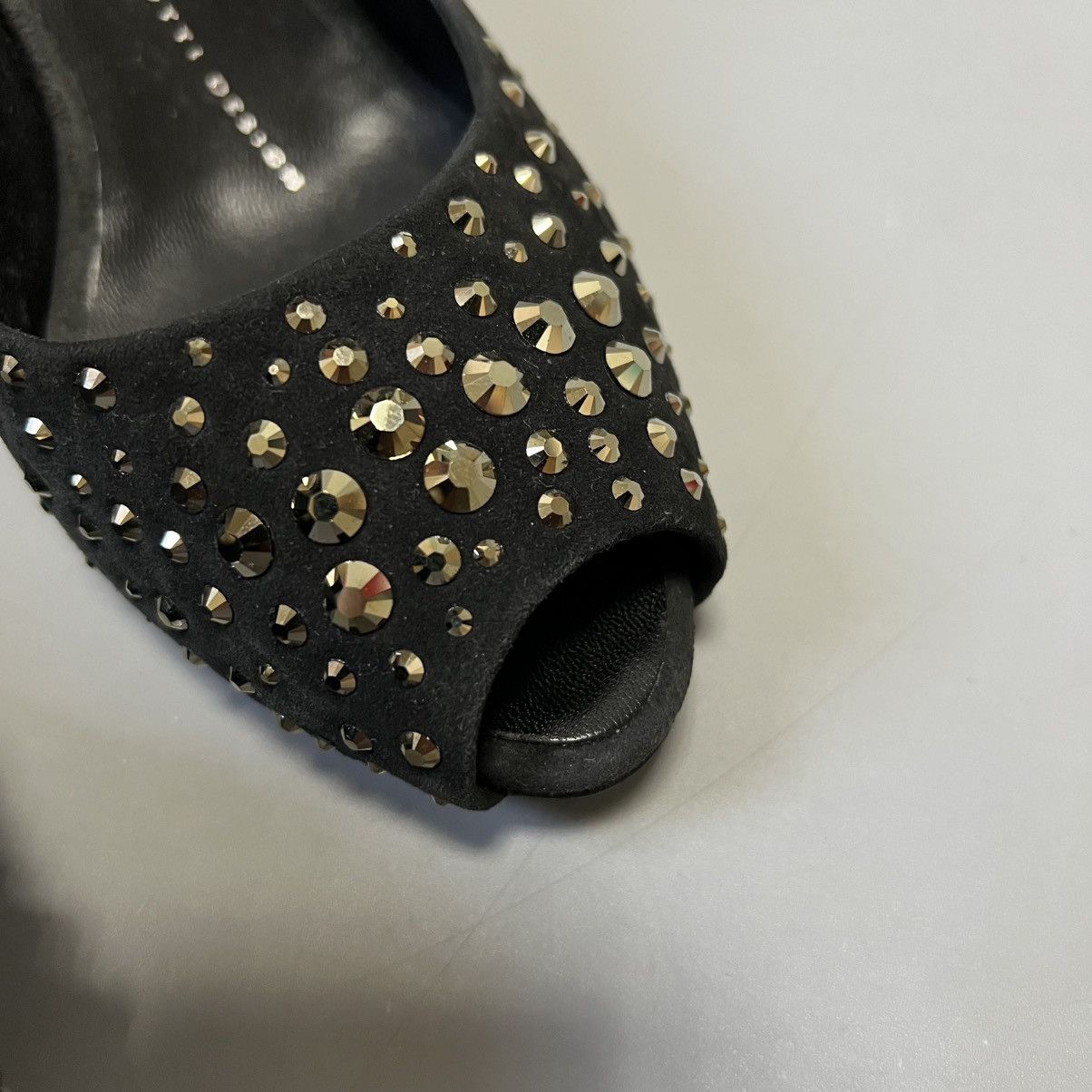 Giuseppe Zanotti Giuseppe Zanotti Black Suede Studded Pumps Size US 6.5 / IT 36.5 - 7 Thumbnail