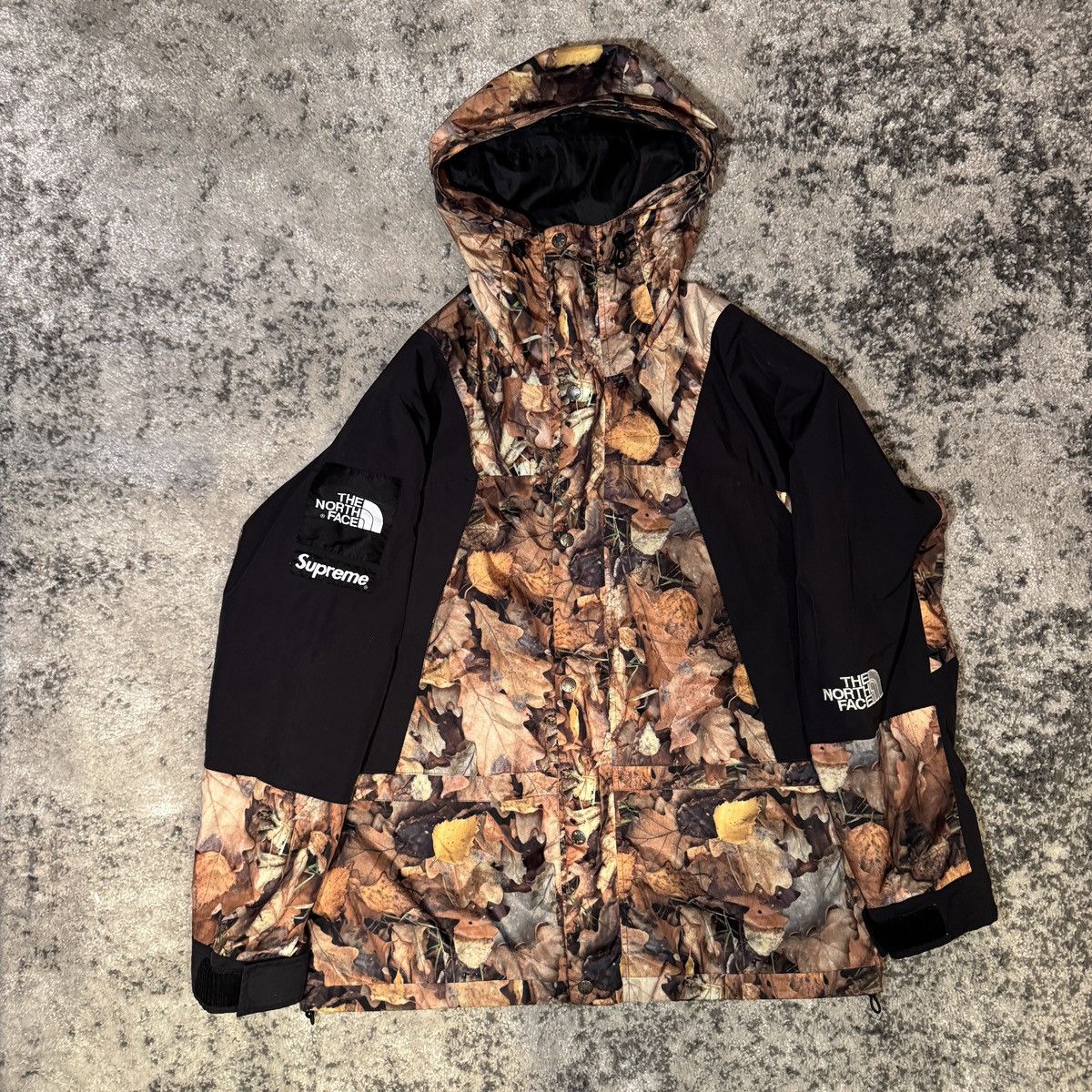 Supreme SUPREME THE NORTH FACE MOUNTAIN LIGHT JACKET LEAVES CAMO Size US S / EU 44-46 / 1 - 1 Thumbnail