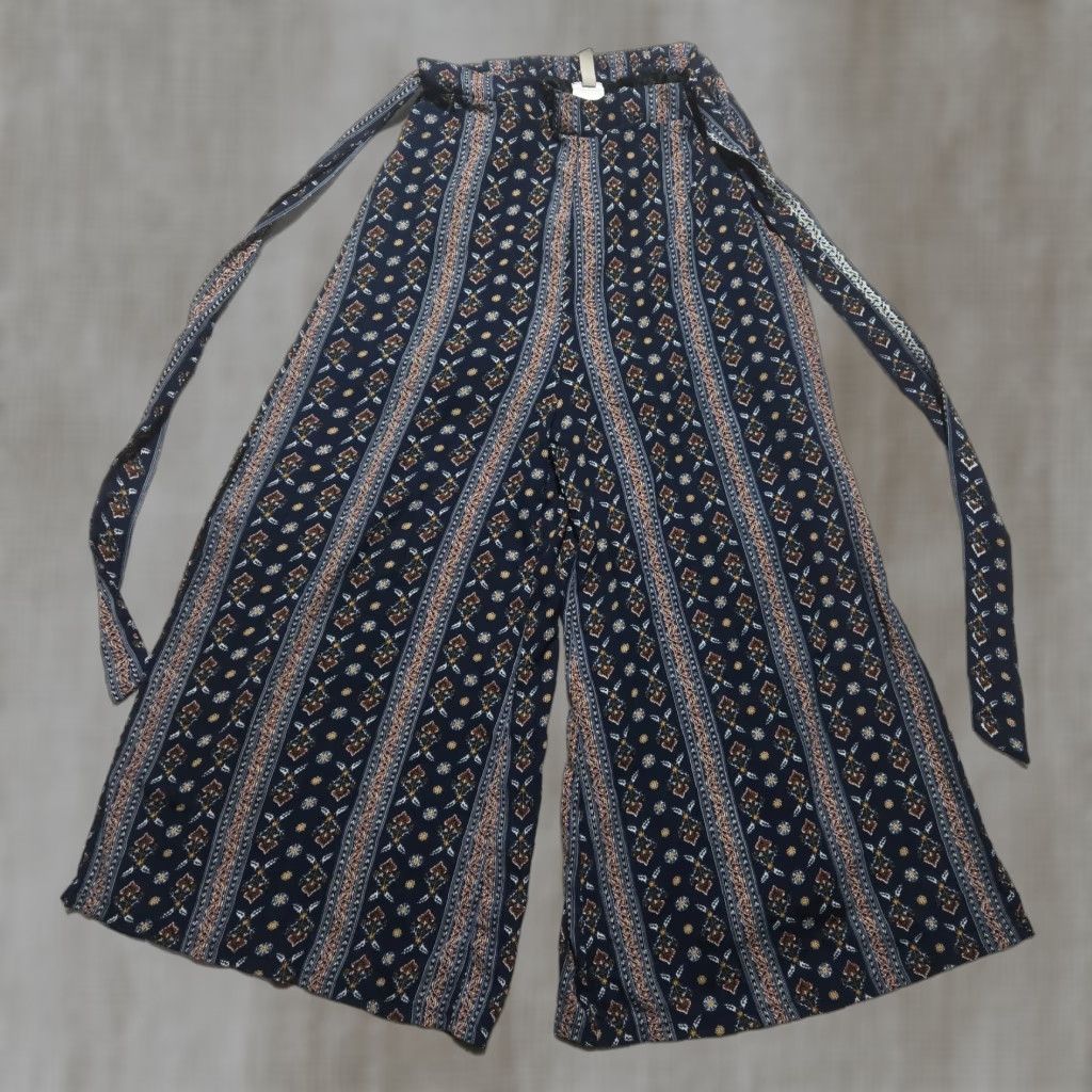 Urban Outfitters Between Eight 8 Seconds Baggy Wide Leg Pants Adult Women's S Small Urban Outfitters M Gray Cargo Flat Front Summer Spring Fall Women Pants Small S Size 32" / US 10 / IT 46 - 1 Thumbnail