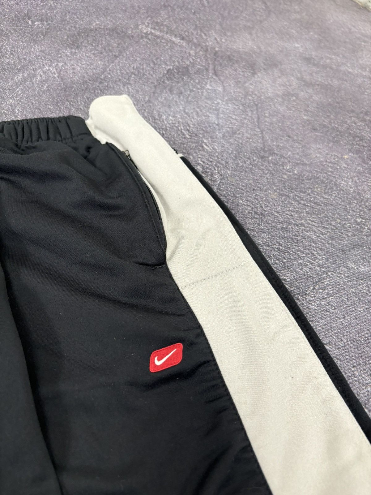 Nike Vintage Nike Y2K Wide-Leg Side Buttons Hype Track Pants Size US 30 / EU 46 - 10 Thumbnail