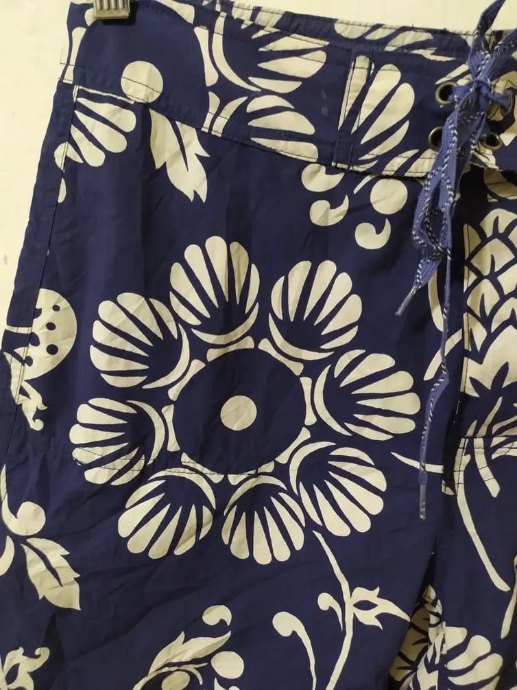 Patagonia Patagonia Fullprint Floral short pants Packable embroidery Size US 28 / EU 44 - 2 Thumbnail