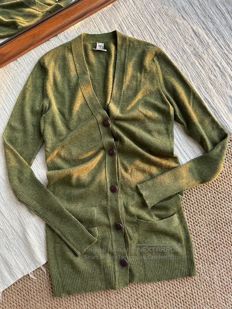 Hermes Hermes Solid v-neck cashmere single-breasted long cardigan Size XS / US 0-2 / IT 36-38 - 1 Thumbnail