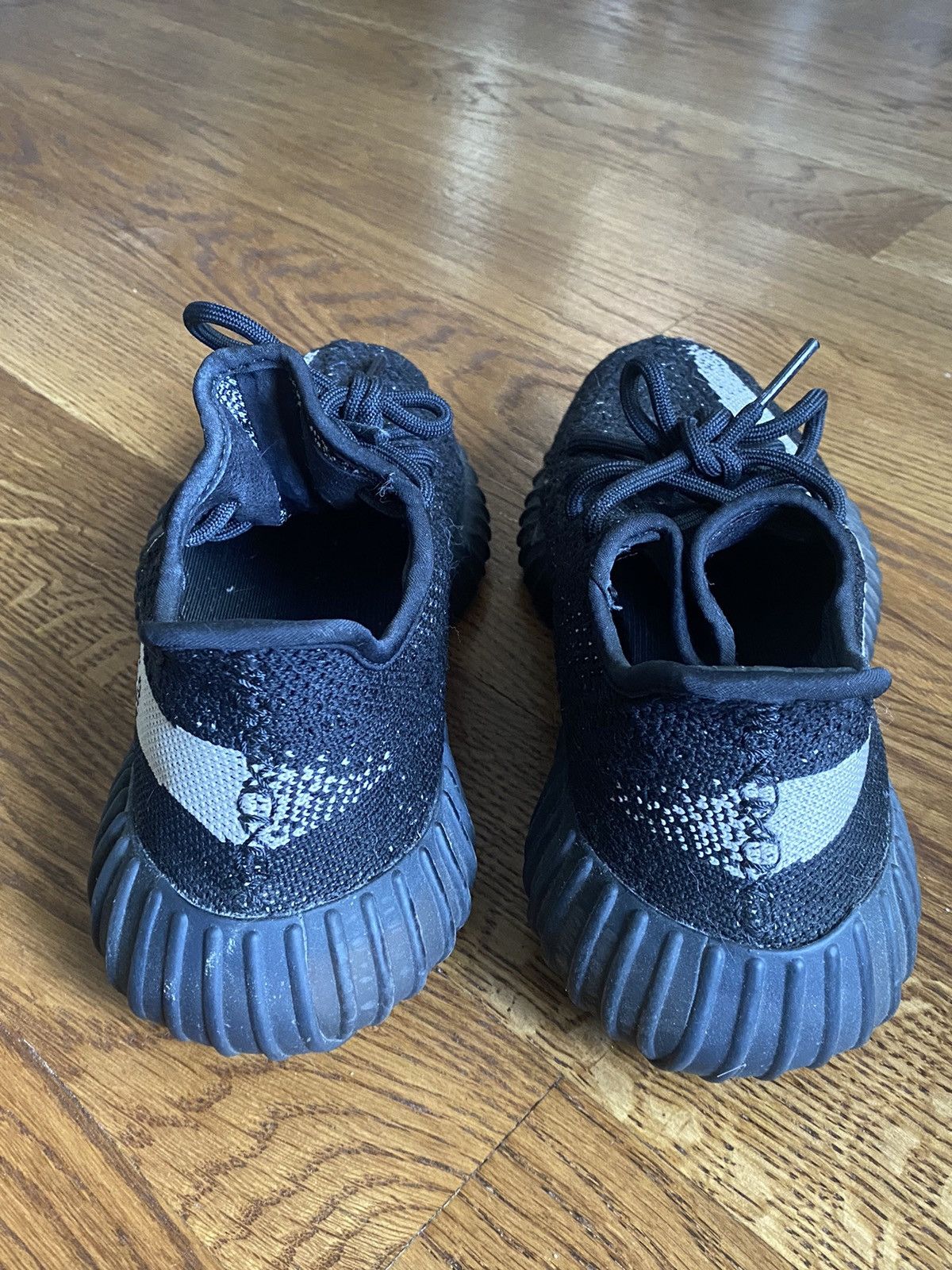 Adidas × Kanye West adidas YEEZY BOOST 350v2 Oreo Size US 6 / EU 39 - 6 Thumbnail
