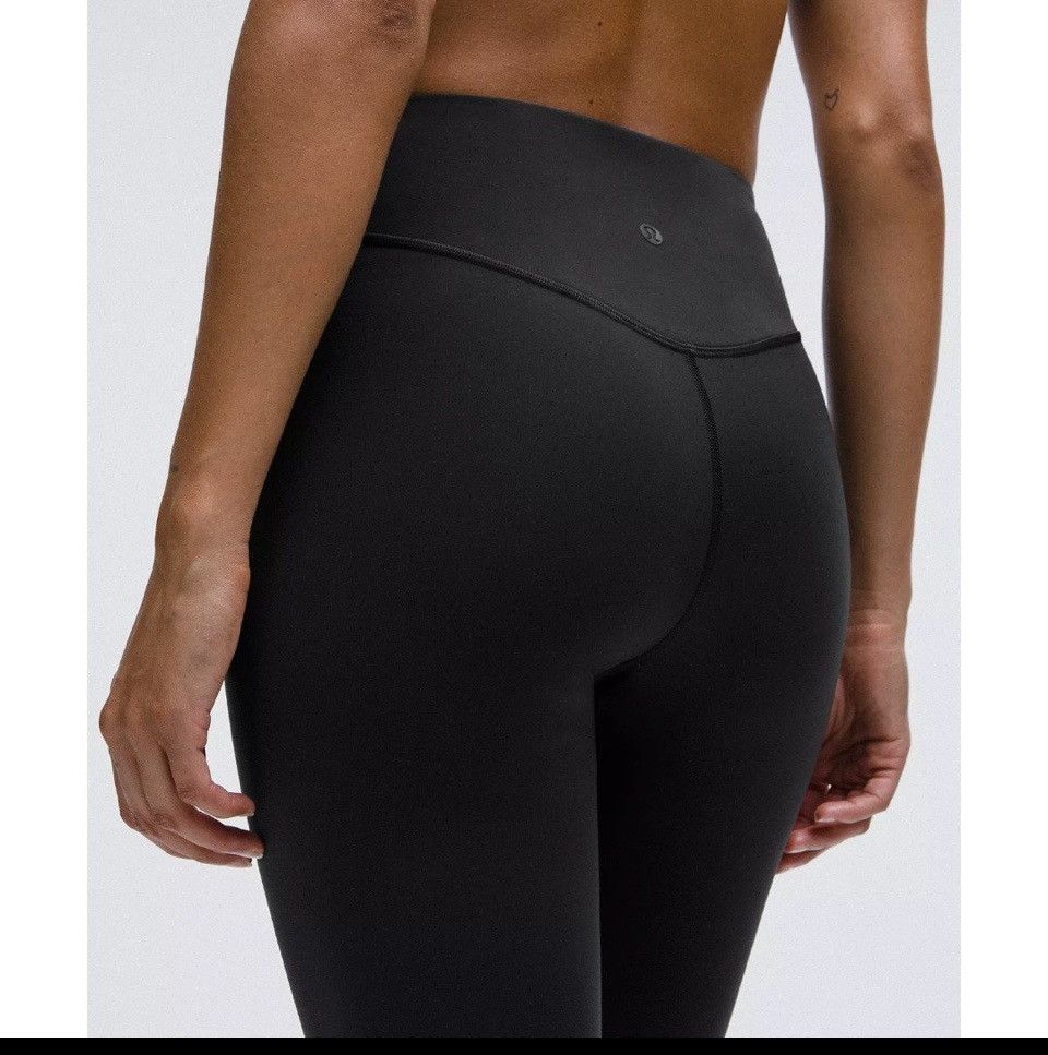 Lululemon Lululemon Wunder Under SmoothCover Tight 25" 6 Black Size 28" / US 6 / IT 42 - 2 Thumbnail