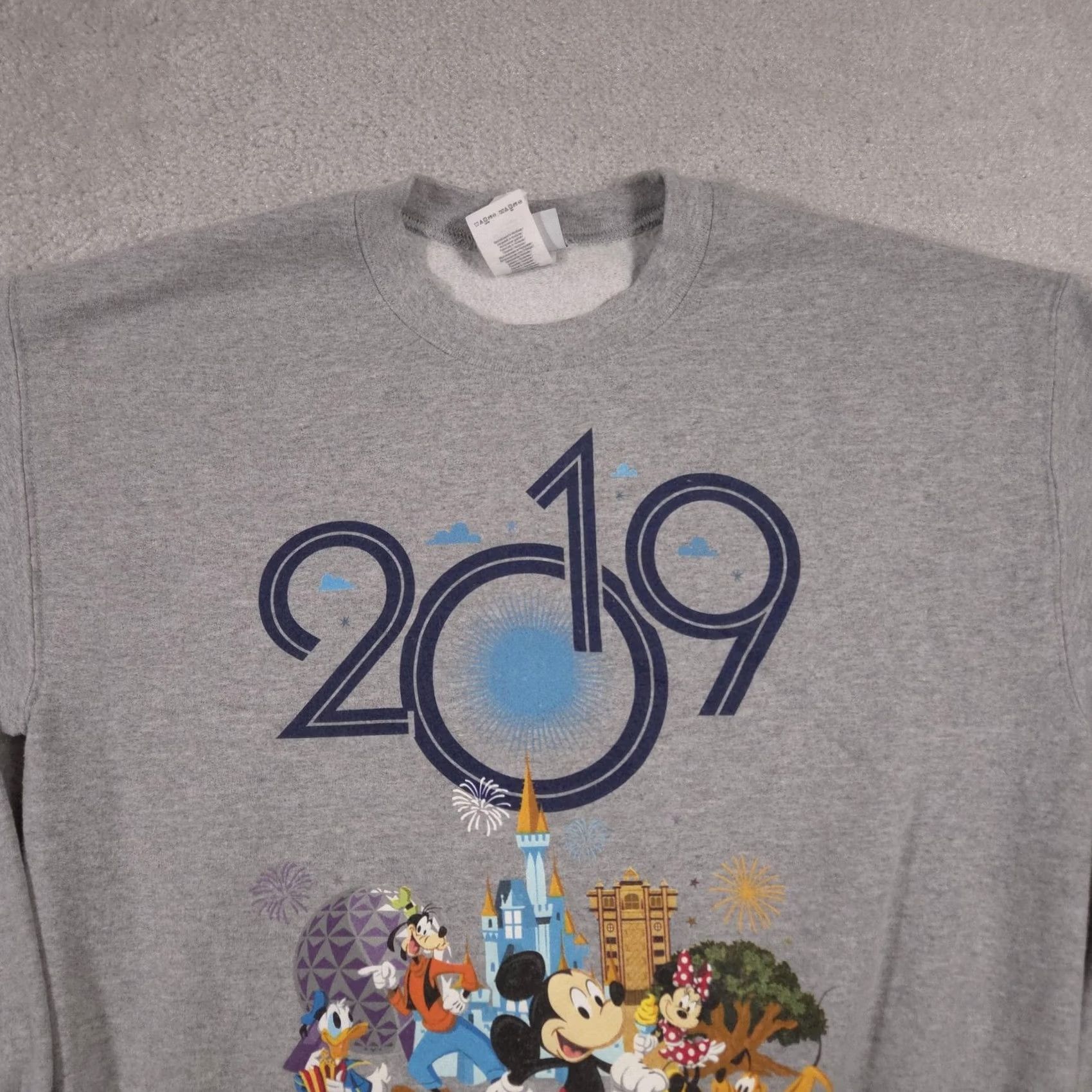 Disney Disney Disney Parks Walt Disney World Sweatshirt Mens M Gray 2019 Mickey Minnie Pullover Graphic Print Cartoon Movie Vintage No Size US M / EU 48-50 / 2 - 3 Thumbnail