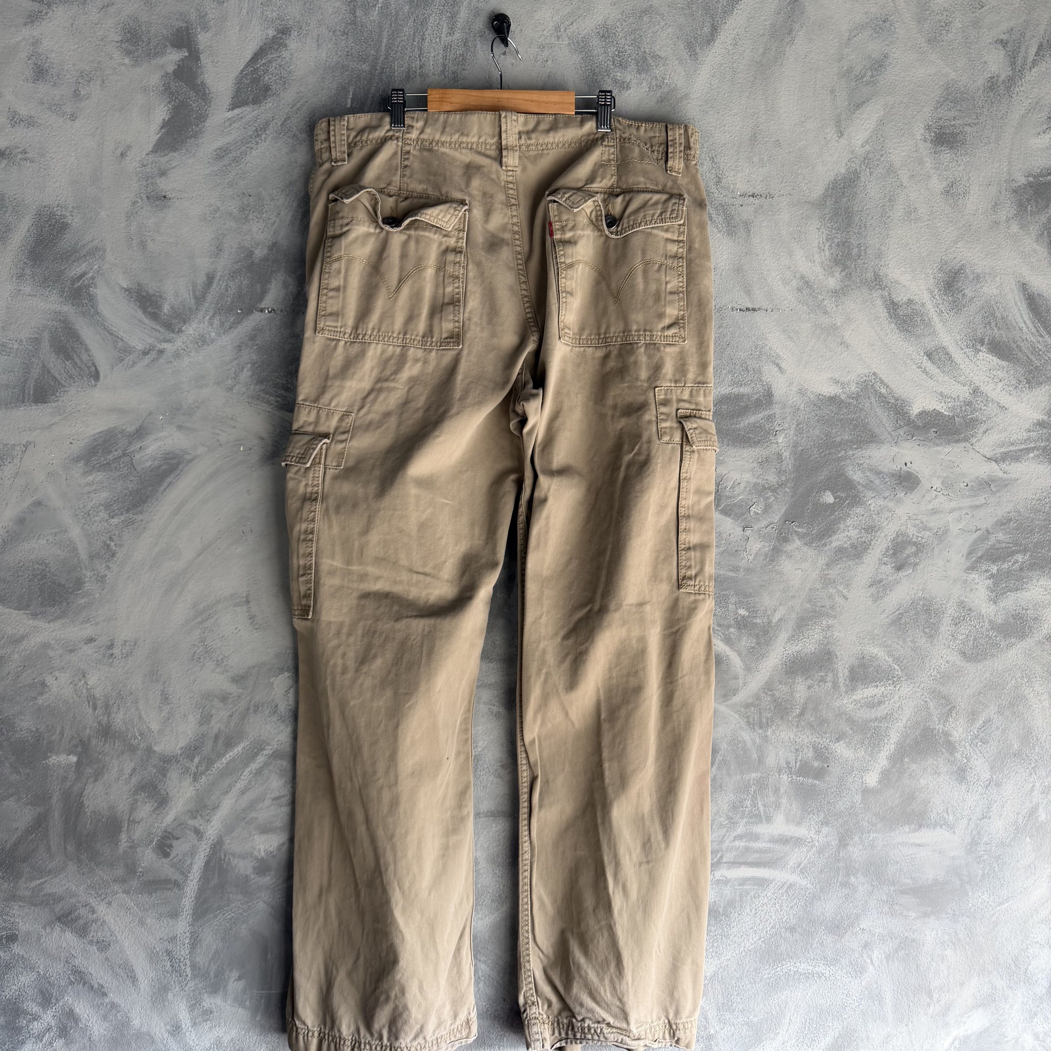 Levi's Vtg Levis Pants Mens 38x32 Beige Cargo Loose Straight Size US 38 / EU 54 - 4 Thumbnail