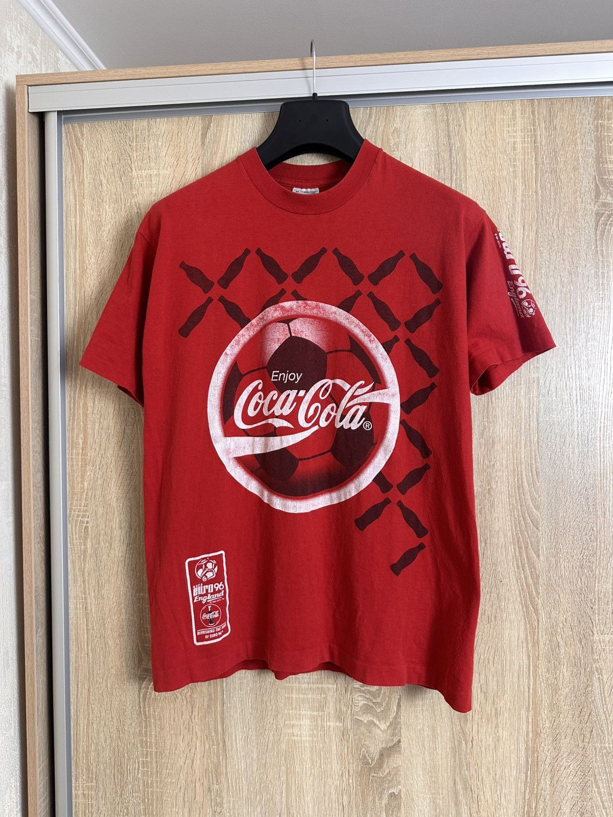 Coca Cola 🔥 UEFA EURO 1996 ENGLAND Coca Cola Graphic Print T Shirt Size US M / EU 48-50 / 2 - 1 Thumbnail