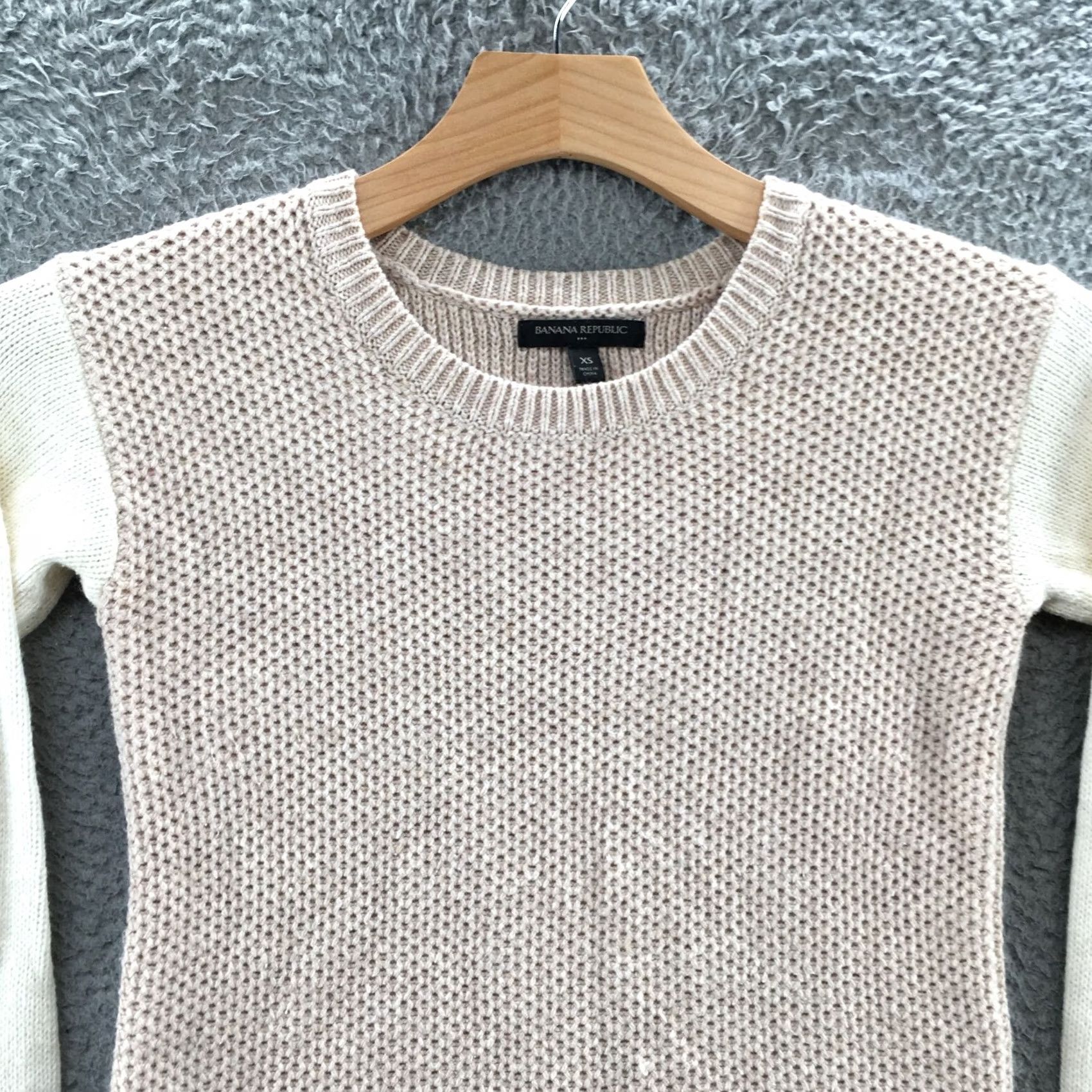 Banana Republic Banana Republic Sweater Womens XS Beige Crew Neck Long Sleeve Knitted Pull Over Size XS / US 0-2 / IT 36-38 - 2 Thumbnail