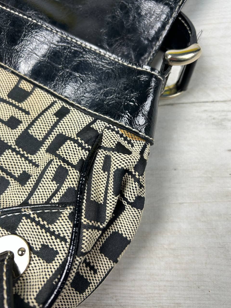 Guess Vintage Guess Leather Monogram Shoulder Bag Y2K Size ONE SIZE - 18 Thumbnail