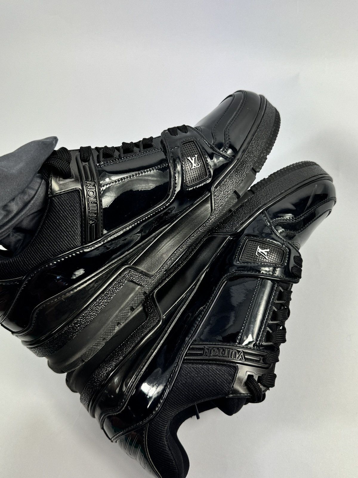 Louis Vuitton PATENT LOW TOP SNEAKERS Size US 9 / EU 42 - 5 Thumbnail