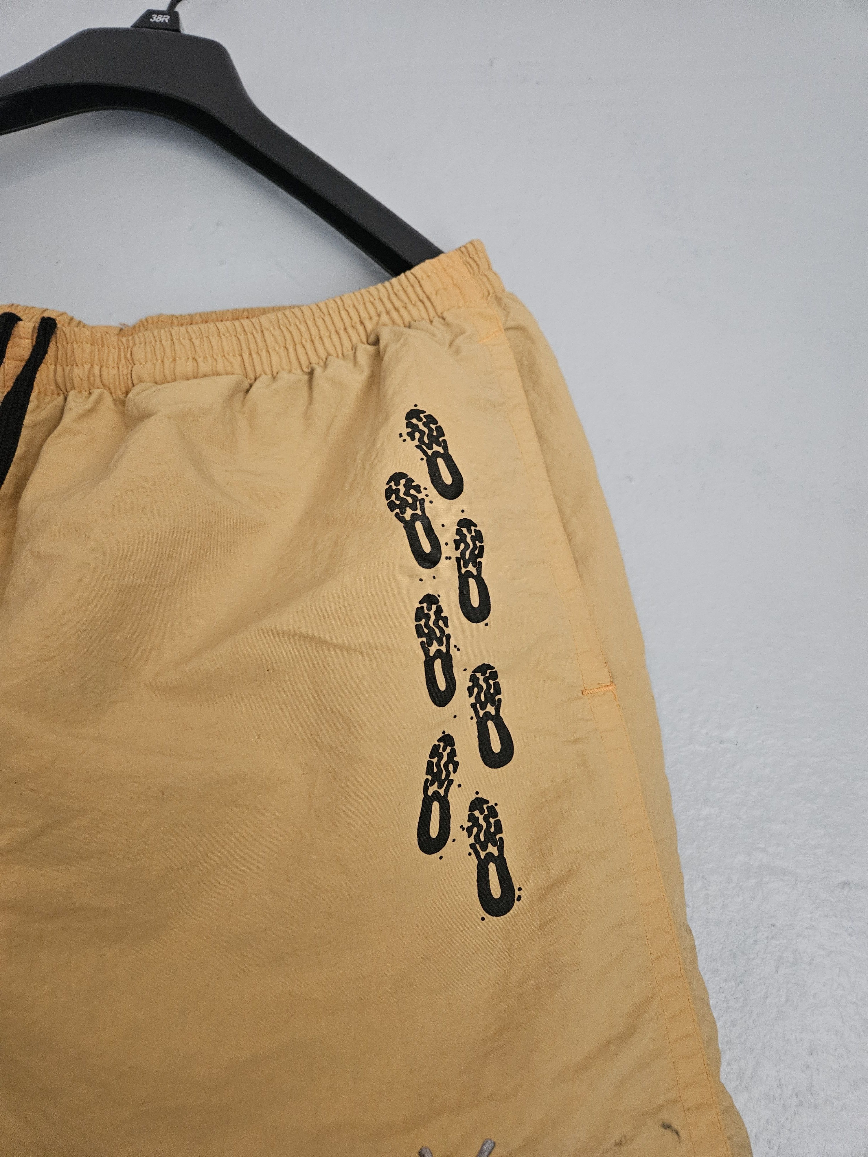 Travis Scott Cactus Jack Trails Logo Nylon Gold Shorts Size US 36 / EU 52 - 2 Thumbnail