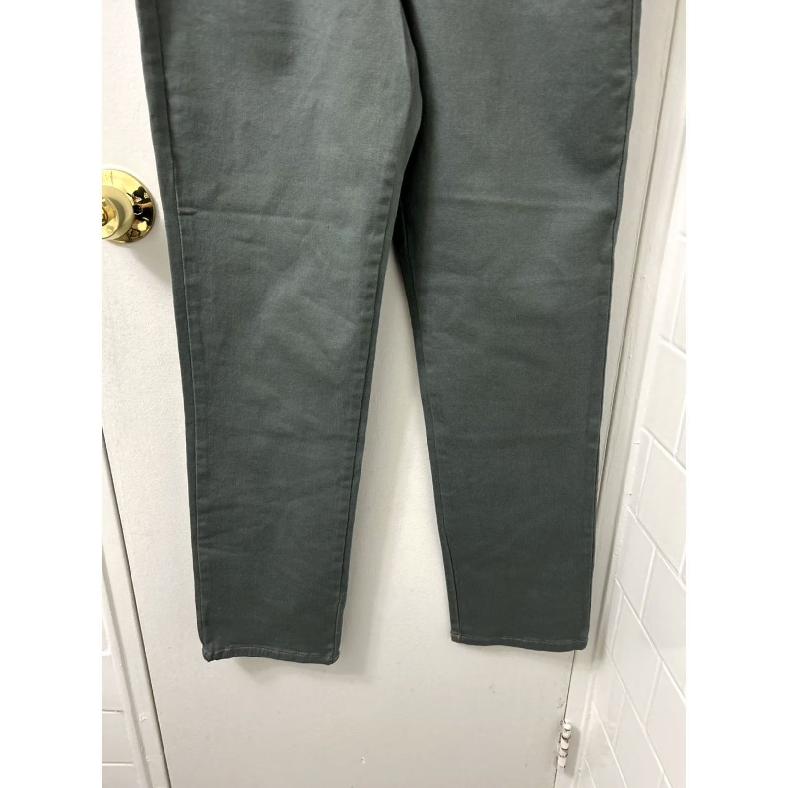 Gloria Vanderbilt Gloria Vanderbilt Amanda Jeans Women Sz 10 Gray Slim Straight 31x31 Denim 5-Pocket VINTAGE? Size 32" / US 10 / IT 46 - 3 Thumbnail