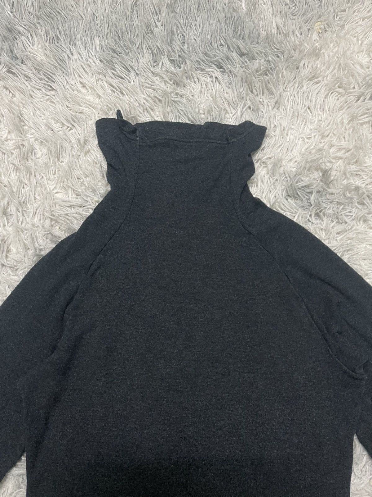 Yohji Yamamoto 90s YOHJI YAMAMOTO ASYMMETRICAL LONG SLEEVE TURTLENECK Size US M / EU 48-50 / 2 - 5 Thumbnail