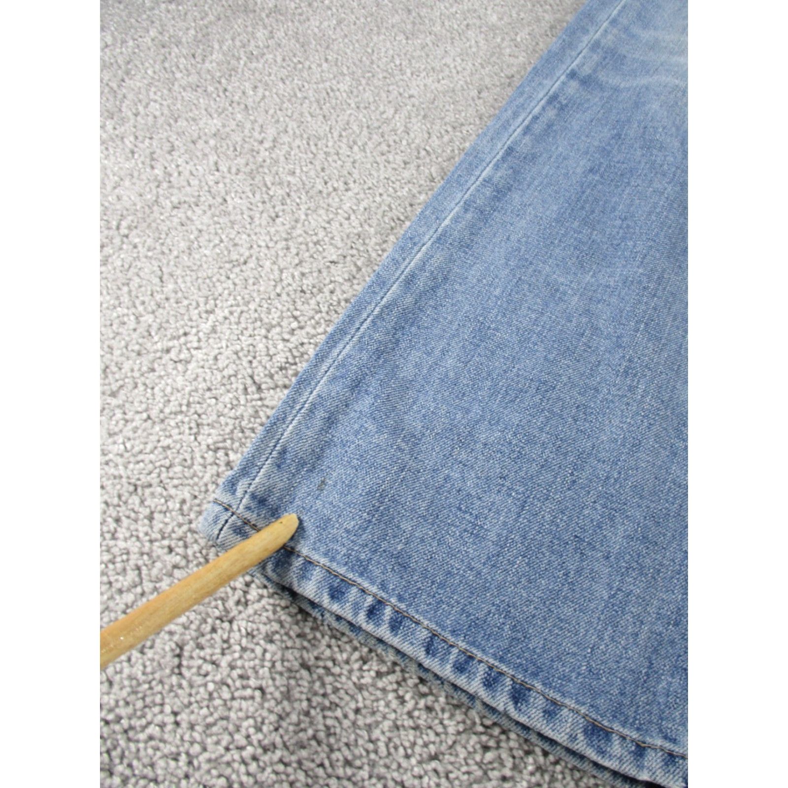 Levi's VINTAGE Levi's 514 Jeans Mens Slim Straight 34x31 Light Wash Denim Stains Included Regular Size Blue Mens Size US 34 / EU 50 - 2 Thumbnail
