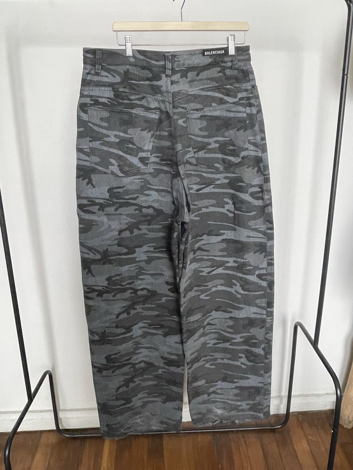 Balenciaga Balenciaga grey camo baggy jeans Size US 32 / EU 48 - 2 Thumbnail