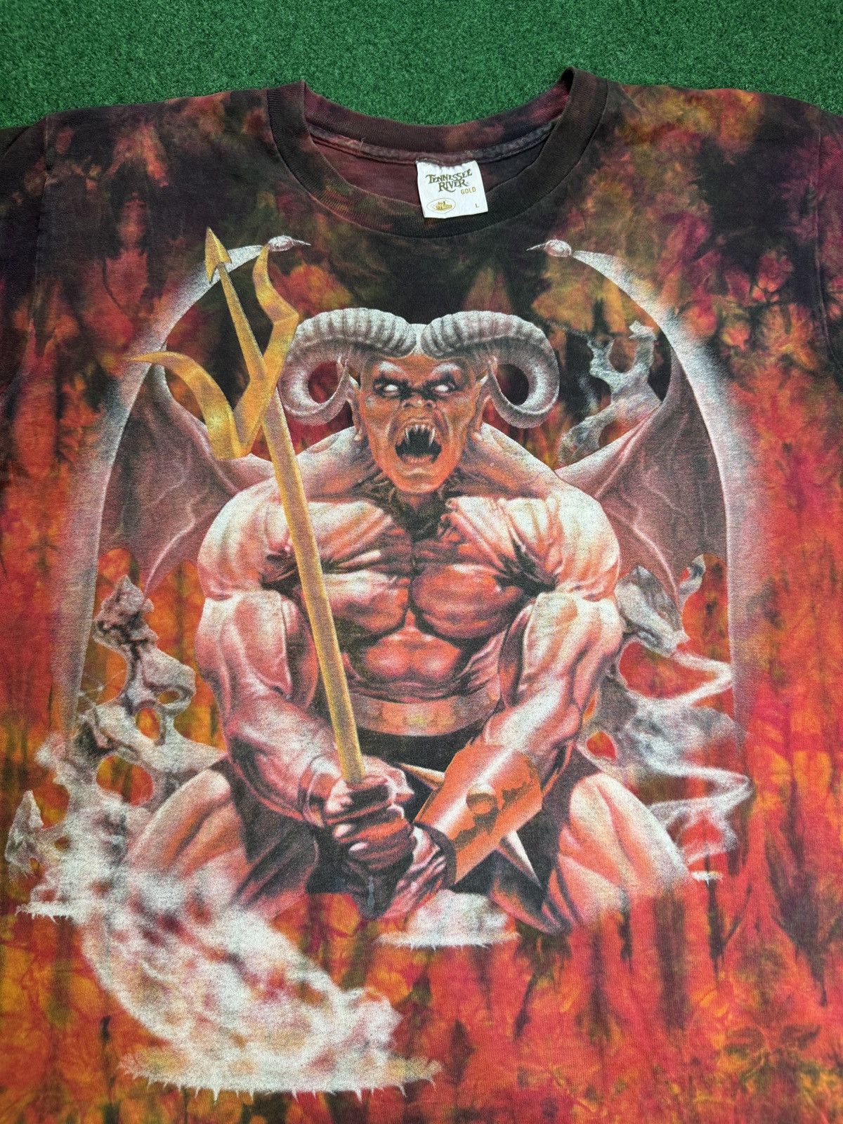 Vintage Vintage 90s Devil Satan Lucifer Halloween Demon T Shirt Size US L / EU 52-54 / 3 - 2 Thumbnail