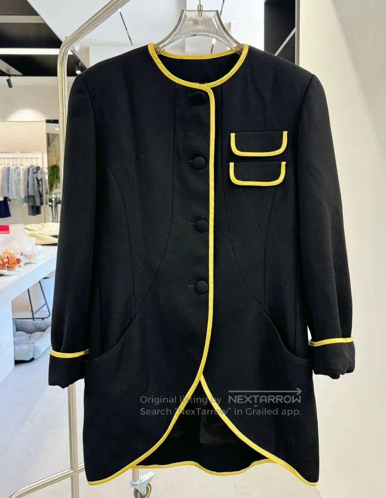 Chanel Black Wool Blend Court Style Coat . Size M / US 6-8 / IT 42-44 - 1 Thumbnail