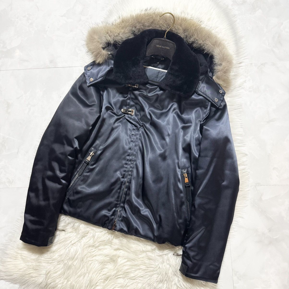 Louis Vuitton Louis Vuitton Runway Leather Bomber Jacket with Fur Hood Size US M / EU 48-50 / 2 - 6 Thumbnail