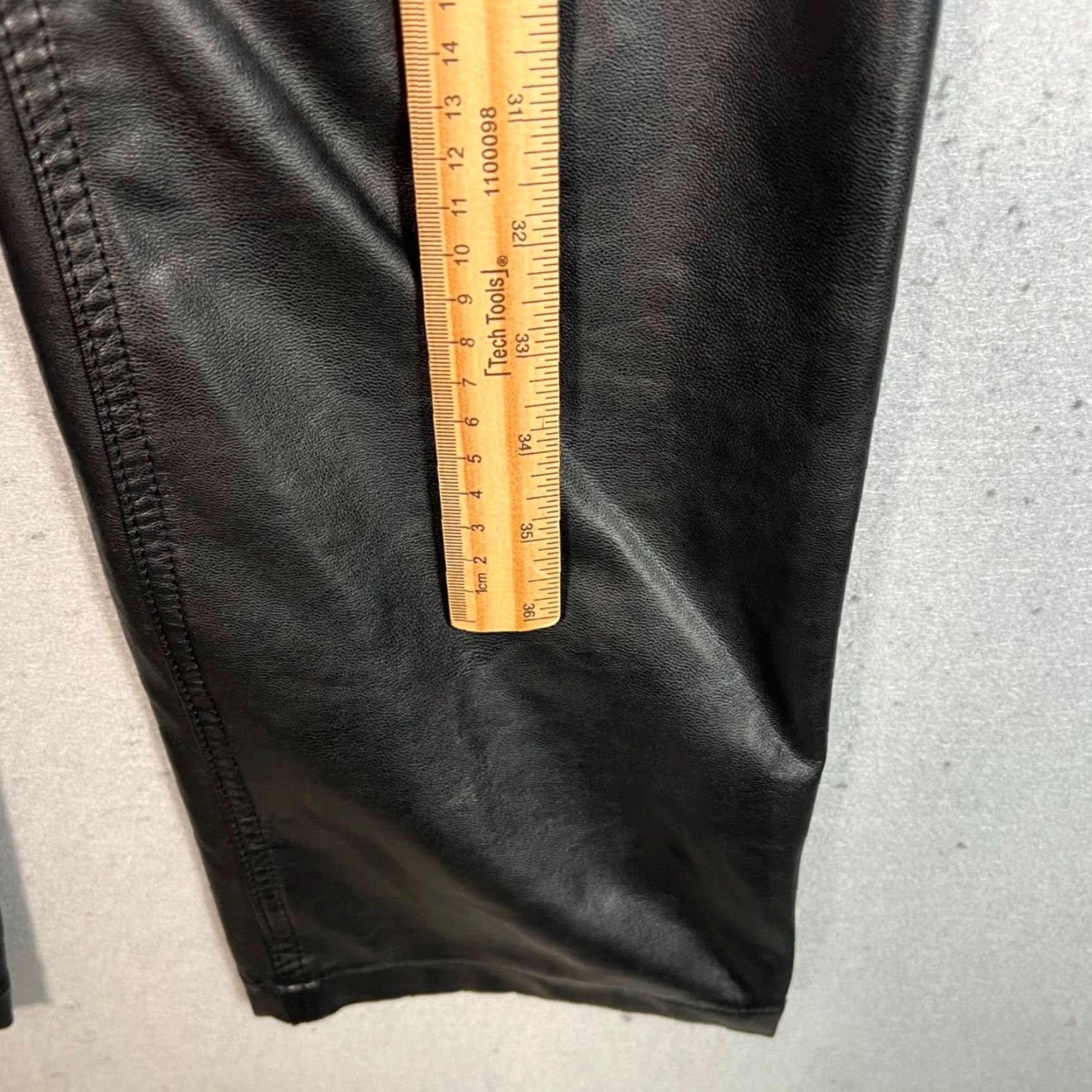 Abercrombie & Fitch VINTAGE Abercrombie & Fitch Womens Black Faux Leather 90s Straight Ultra High Rise Pants Size 28" / US 6 / IT 42 - 6 Thumbnail