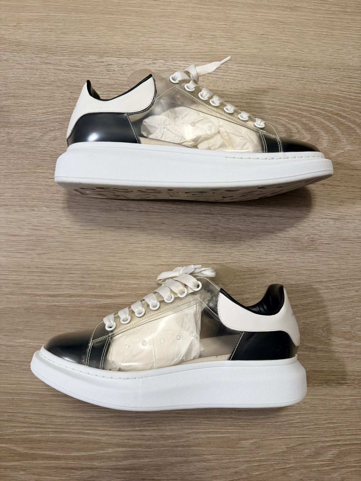 Alexander McQueen Alexander McQueen Oversized Sneaker Size 9 Size US 9 / EU 42 - 1 Thumbnail