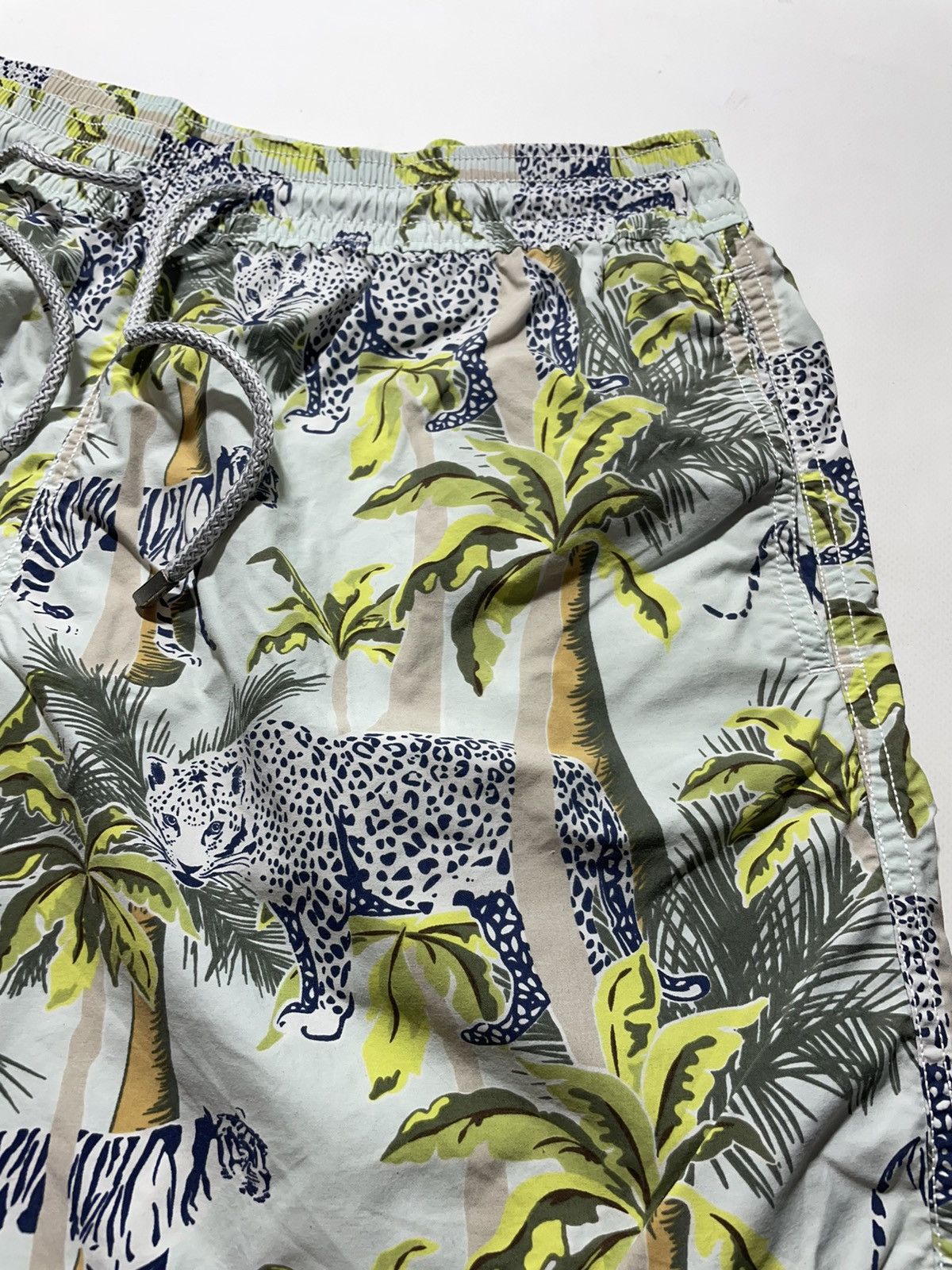 Vilebrequin Vilebrequin Printed Swim Shorts Size US 36 / EU 52 - 4 Thumbnail