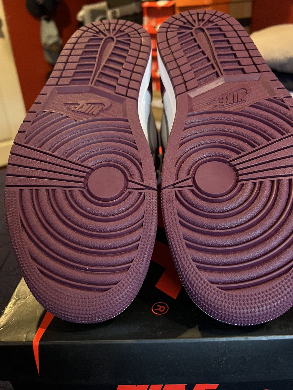 Jordan Brand × Nike Air Jordan 1 Retro High OG “Bordeaux” Size US 10.5 / EU 43-44 - 5 Thumbnail