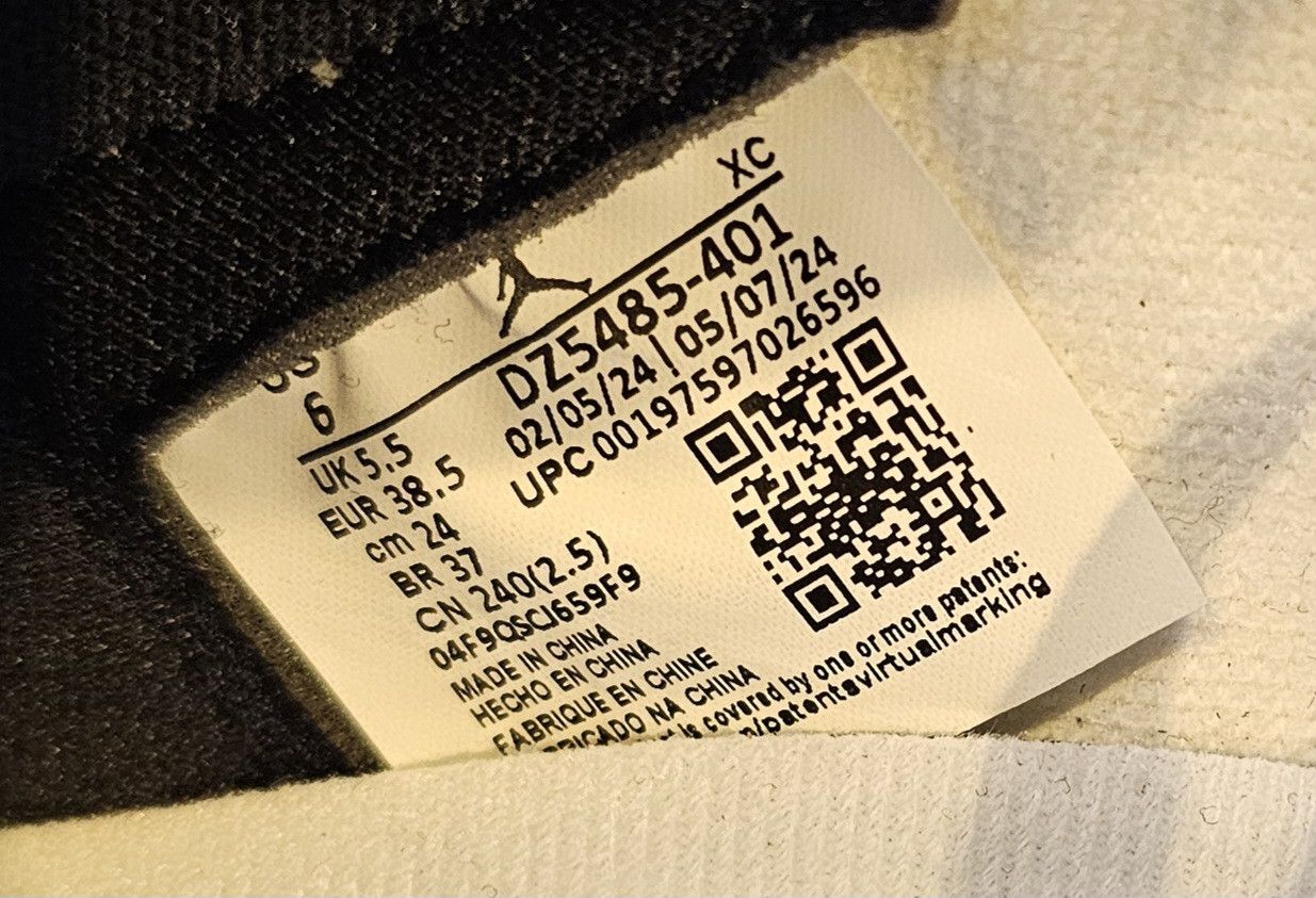 Jordan Brand × Nike JORDAN 1 RETRO HIGH OG MIDNIGHT NAVY Size US 6 / EU 39 - 5 Thumbnail