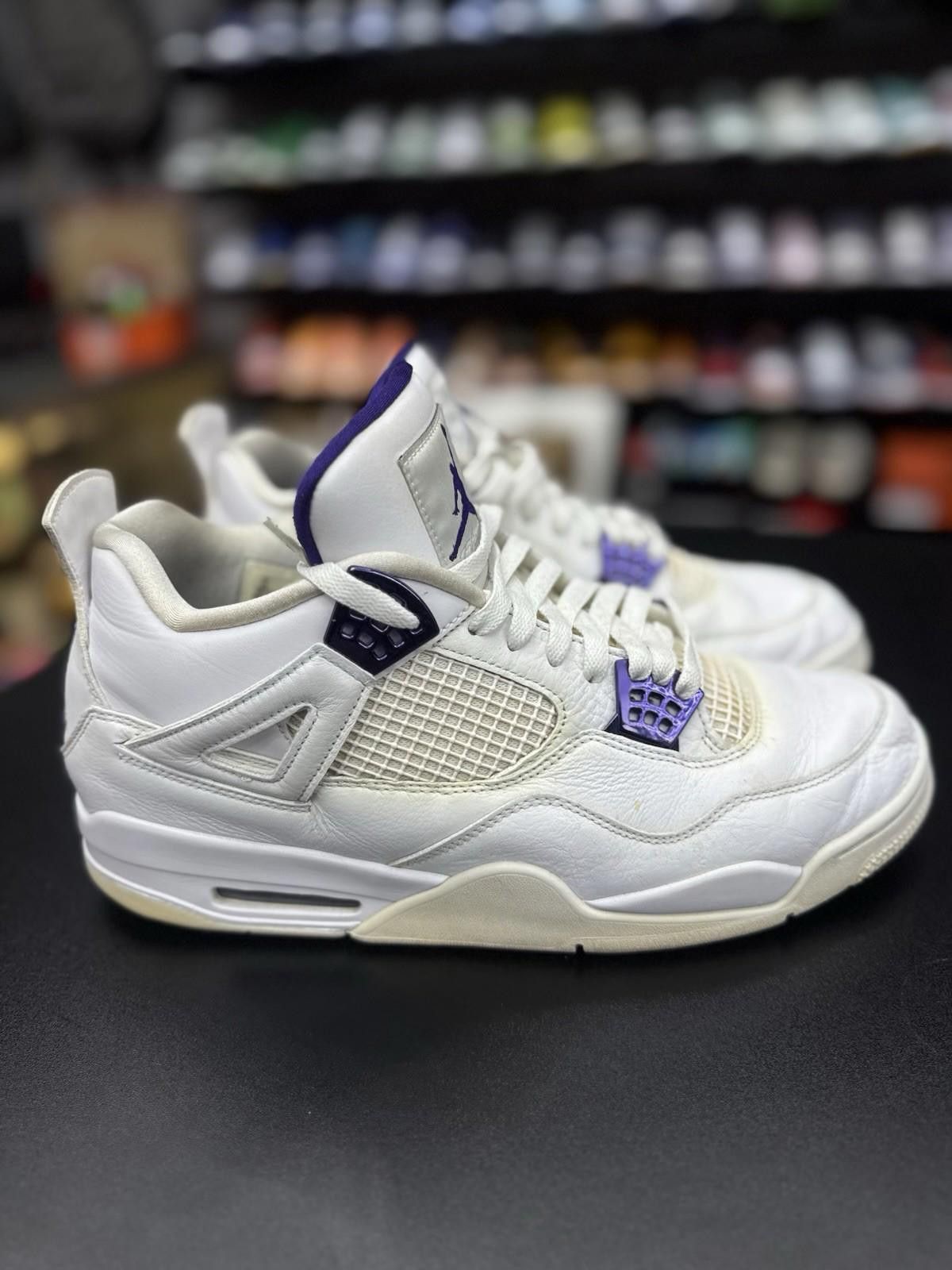 Jordan Brand Size 13 Men Jordan 4 Retro Metallic Purple Pre Owned Size US 13 / EU 46 - 1 Thumbnail