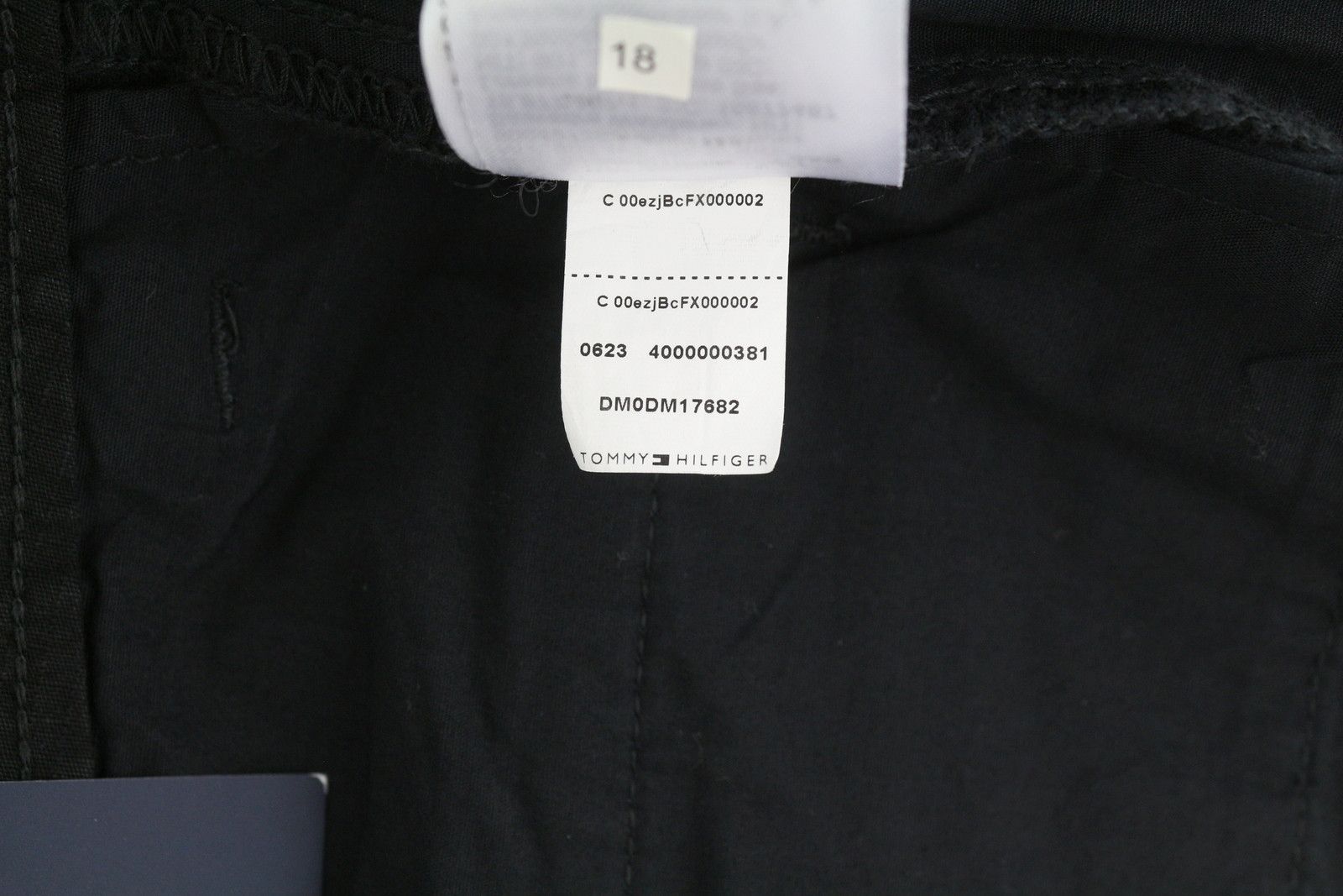 Tommy Hilfiger AIDEN BAGGY CARGO W33/L34 Black Textured Zip Trousers 85170 Size US 33 - 11 Thumbnail