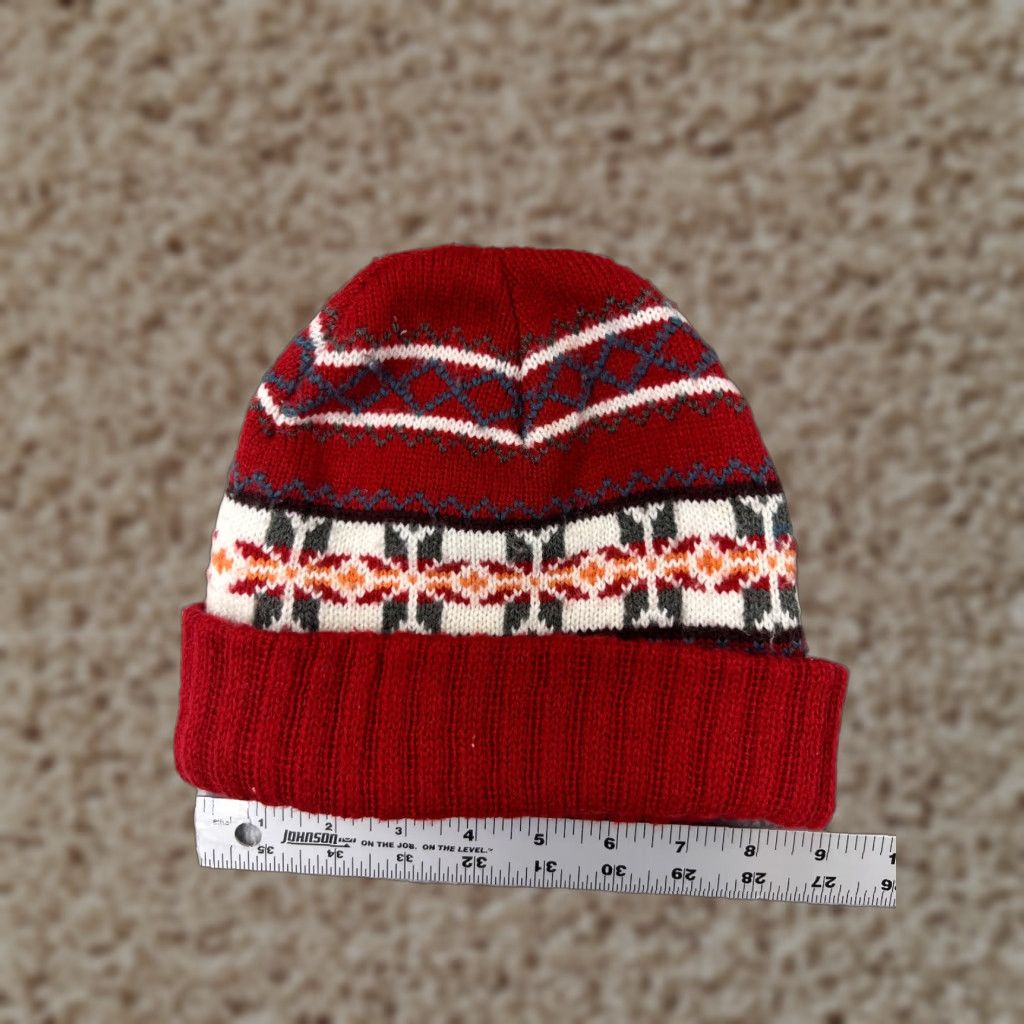 Vintage Unbranded Beanie Toque Hat Adult One Size Red Knit 100% Acrylic Fair Isle Winter Snow Ski Size ONE SIZE - 1 Thumbnail
