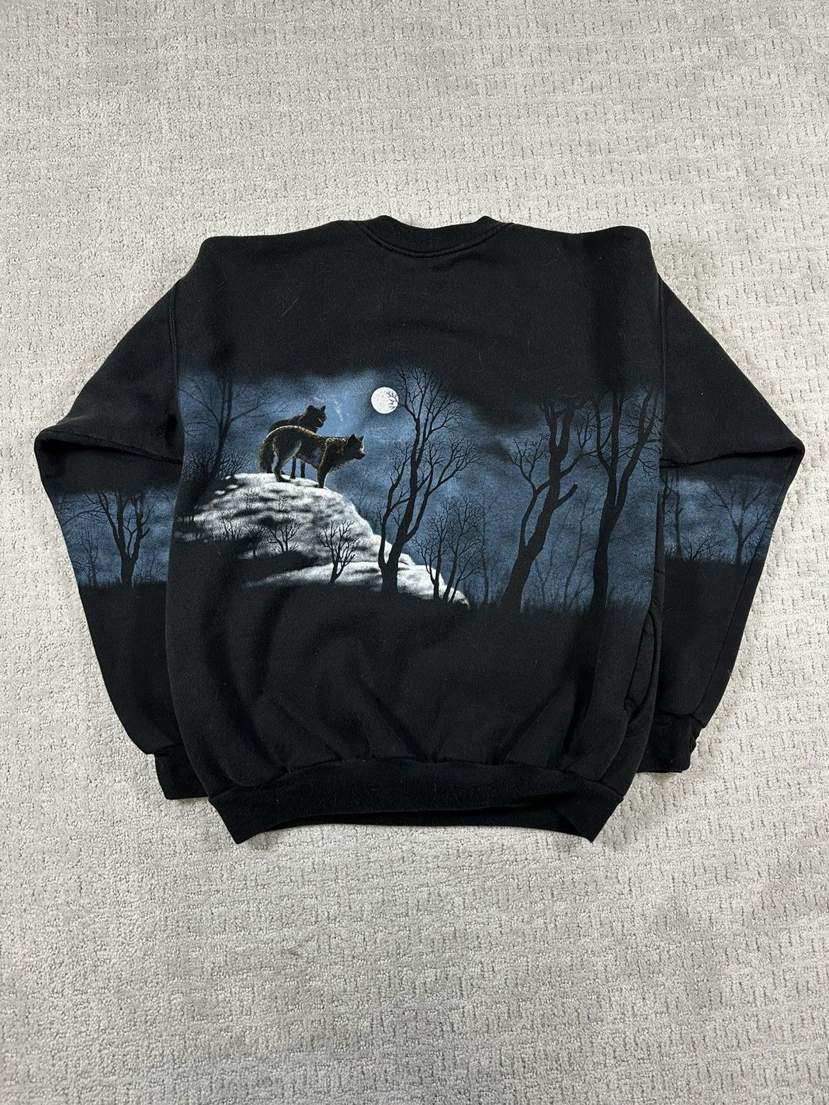 Vintage 90’s Wolf & Moon Wrap Around Crewneck Size US M / EU 48-50 / 2 - 3 Thumbnail