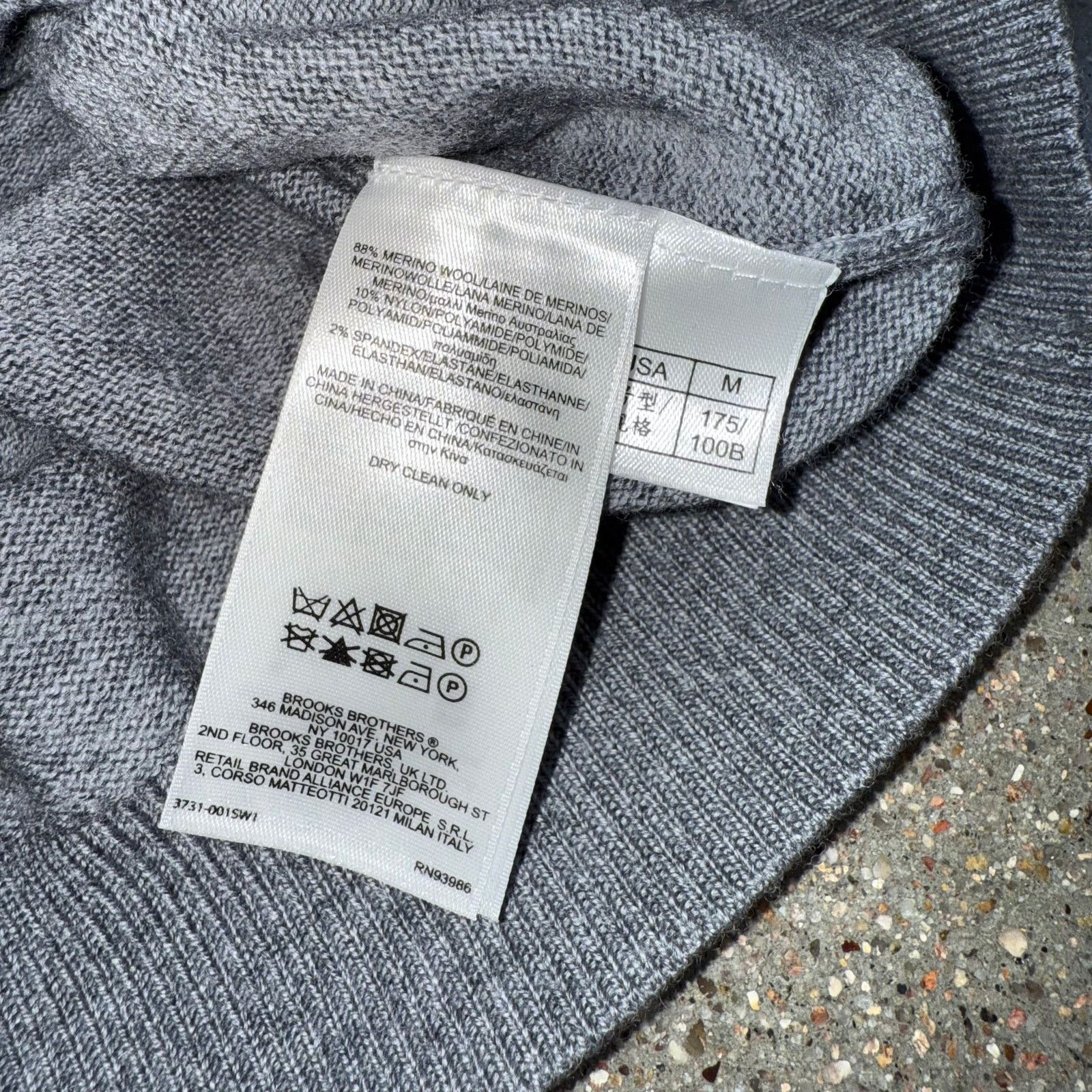 Brooks Brothers Brooks Bros 346 V-Neck Sweater Men’s M Merino Wool Pullover Size US M / EU 48-50 / 2 - 5 Thumbnail