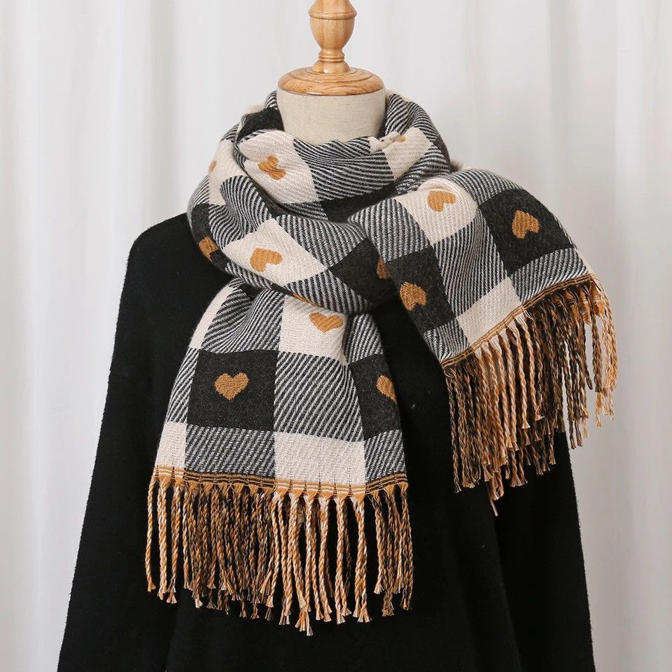 Japanese Brand × Vintage Winter Cashmere Tassel Shawls Heart Shape Plaid Size ONE SIZE - 1 Thumbnail