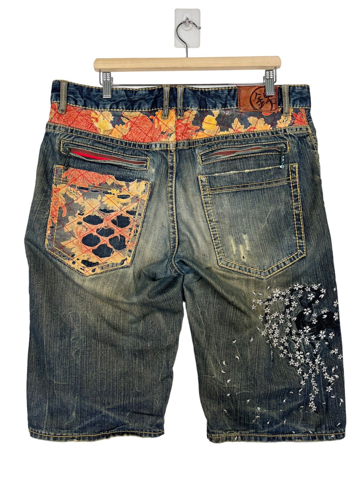 Japanese Brand 🔥 KARAKURI EMBROIDERY SHORT PANTS Size US 38 / EU 54 - 2 Thumbnail
