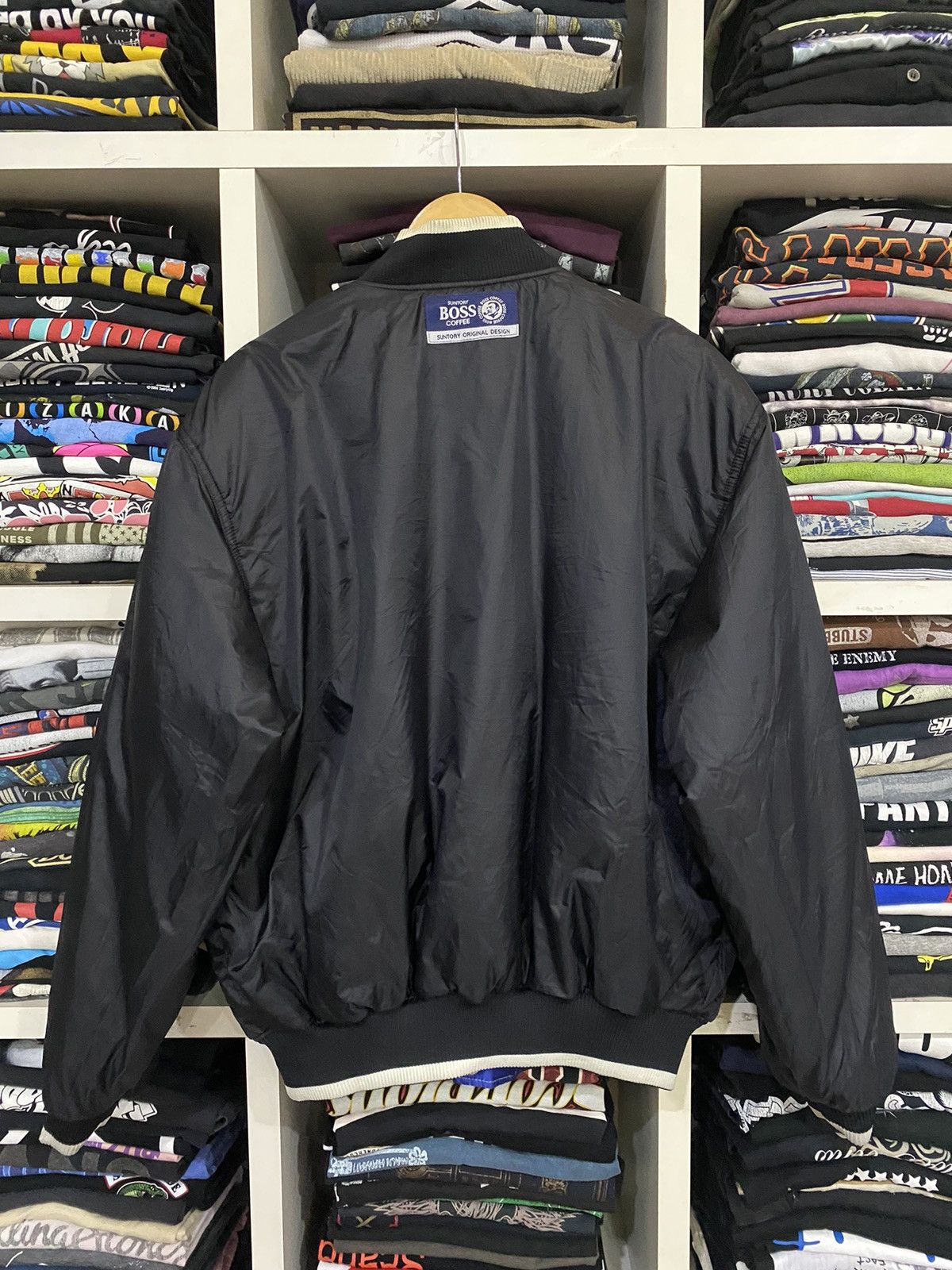 Japanese Brand Vintage Suntory Coffee Boss Black Gold Jacket Size US XL / EU 56 / 4 - 17 Thumbnail