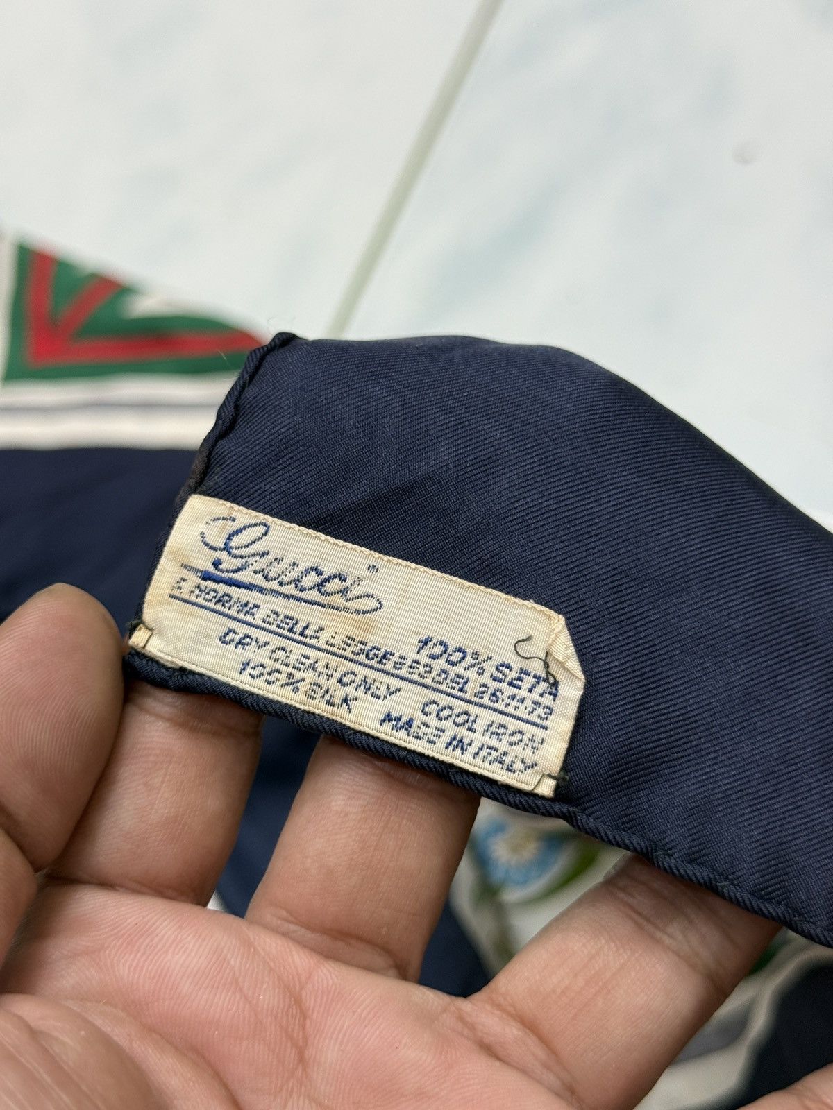 Gucci 🔥🔥🔥ARCHIVE VINTAGE GUCCI SILK SCARF BY VITTORIO ACCORNERO Size ONE SIZE - 13 Thumbnail