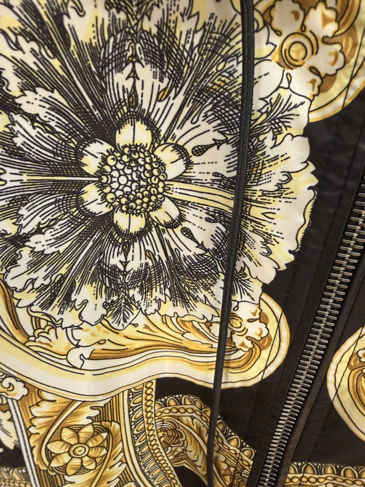 Versace Baroque print hooded jacket size48 Size US M / EU 48-50 / 2 - 4 Thumbnail