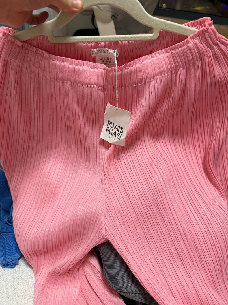 Issey Miyake Issey Miyake size:4 Light pink pleated trousers Size 31" - 3 Thumbnail
