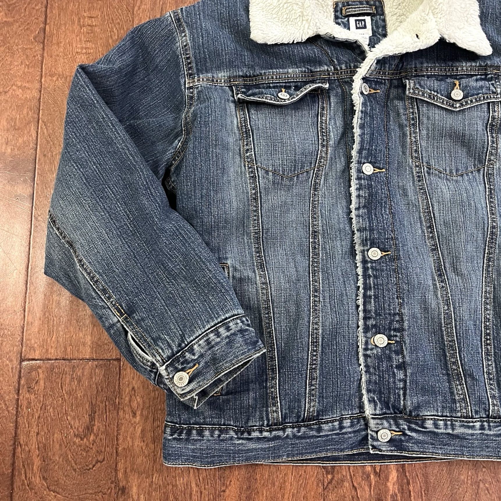 Gap VINTAGE GAP Denim Trucker Jacket XL Blue Sherpa Lined Bomber Jacket Mid-Length Casual Mens | 2000s Y2K Grunge Utility Coat Size US 36 / EU 52 - 6 Thumbnail